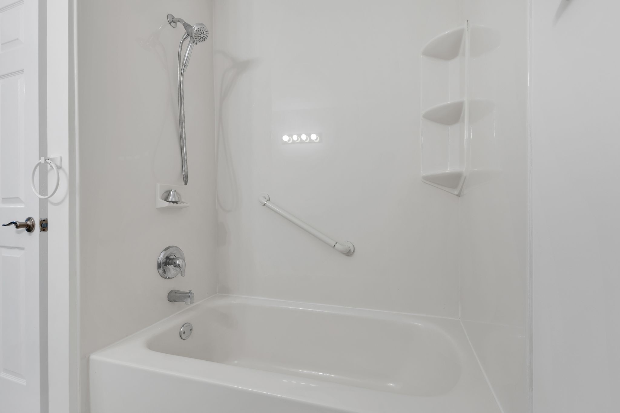 5921 Woodland Hills Dr