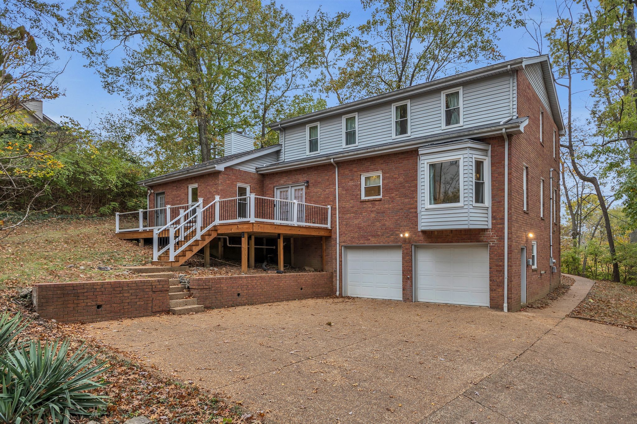 5921 Woodland Hills Dr