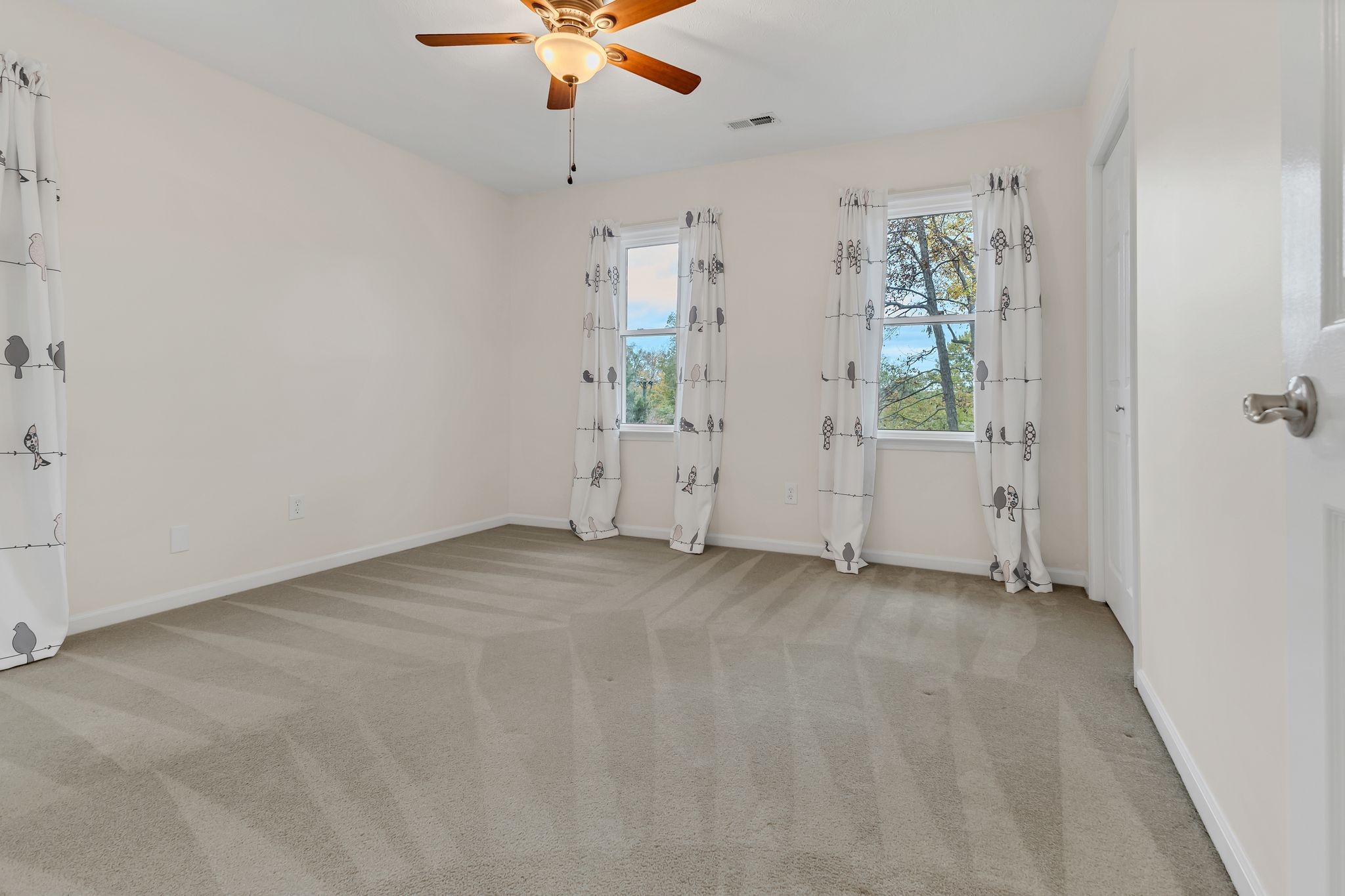 5921 Woodland Hills Dr