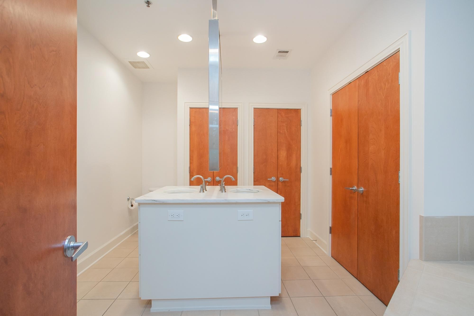 117 30th Ave, N Unit: 504