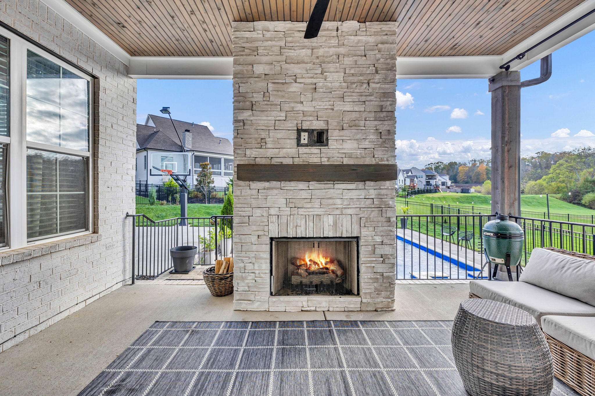 2109 Burgin Dr