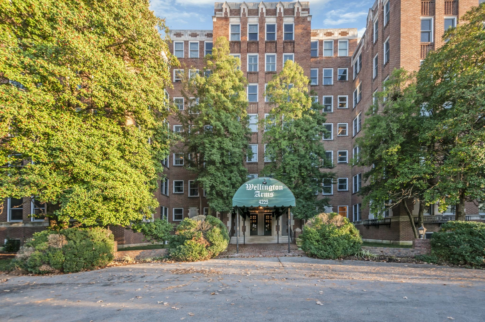4225 Harding Pike Unit: 105