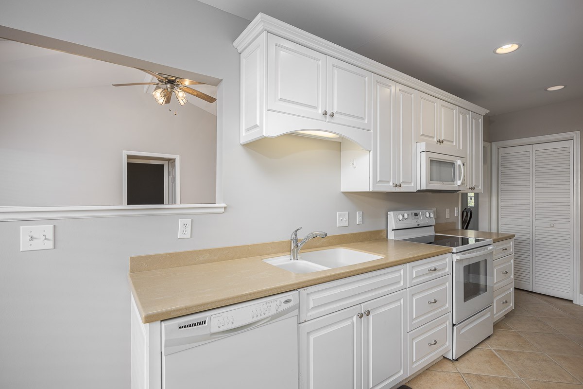 8578 Sawyer Brown Rd