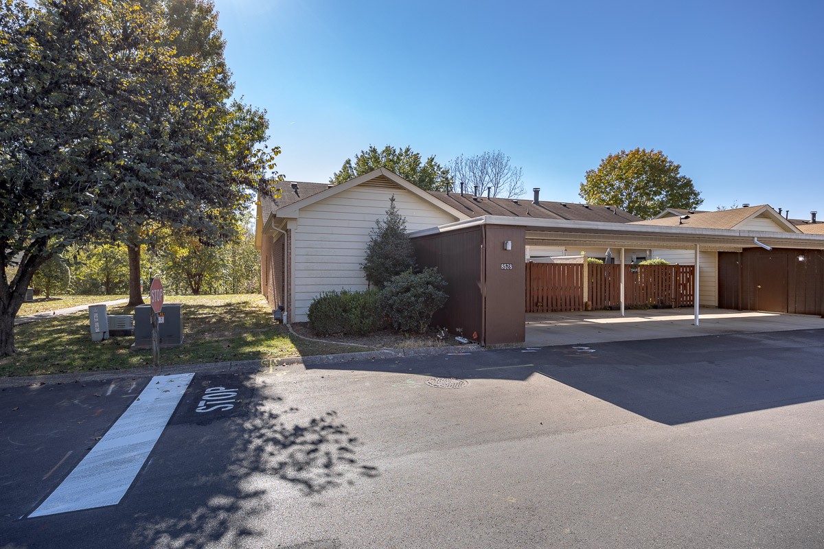 8578 Sawyer Brown Rd