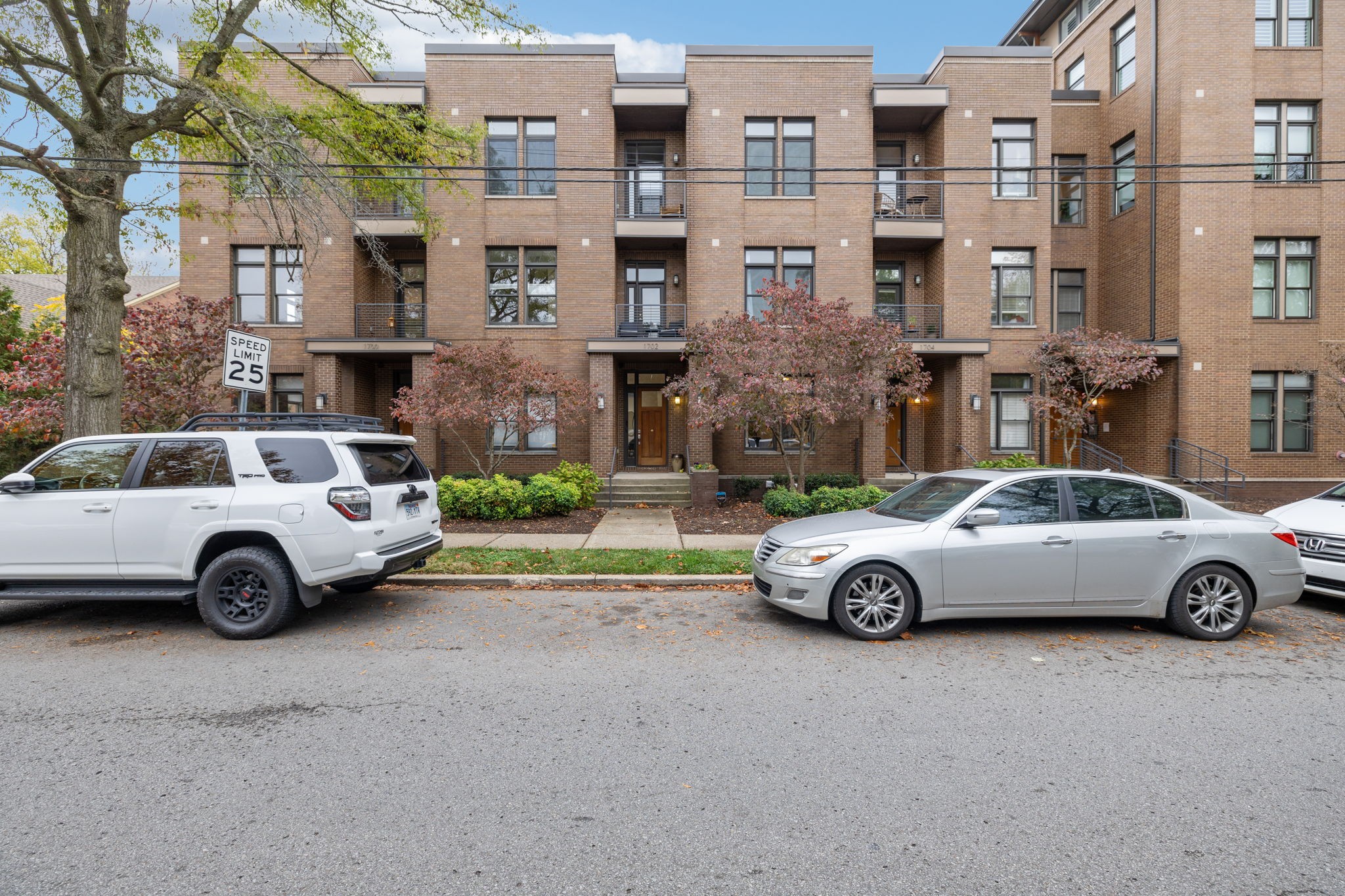 1702 18th Ave, S Unit: townhome
