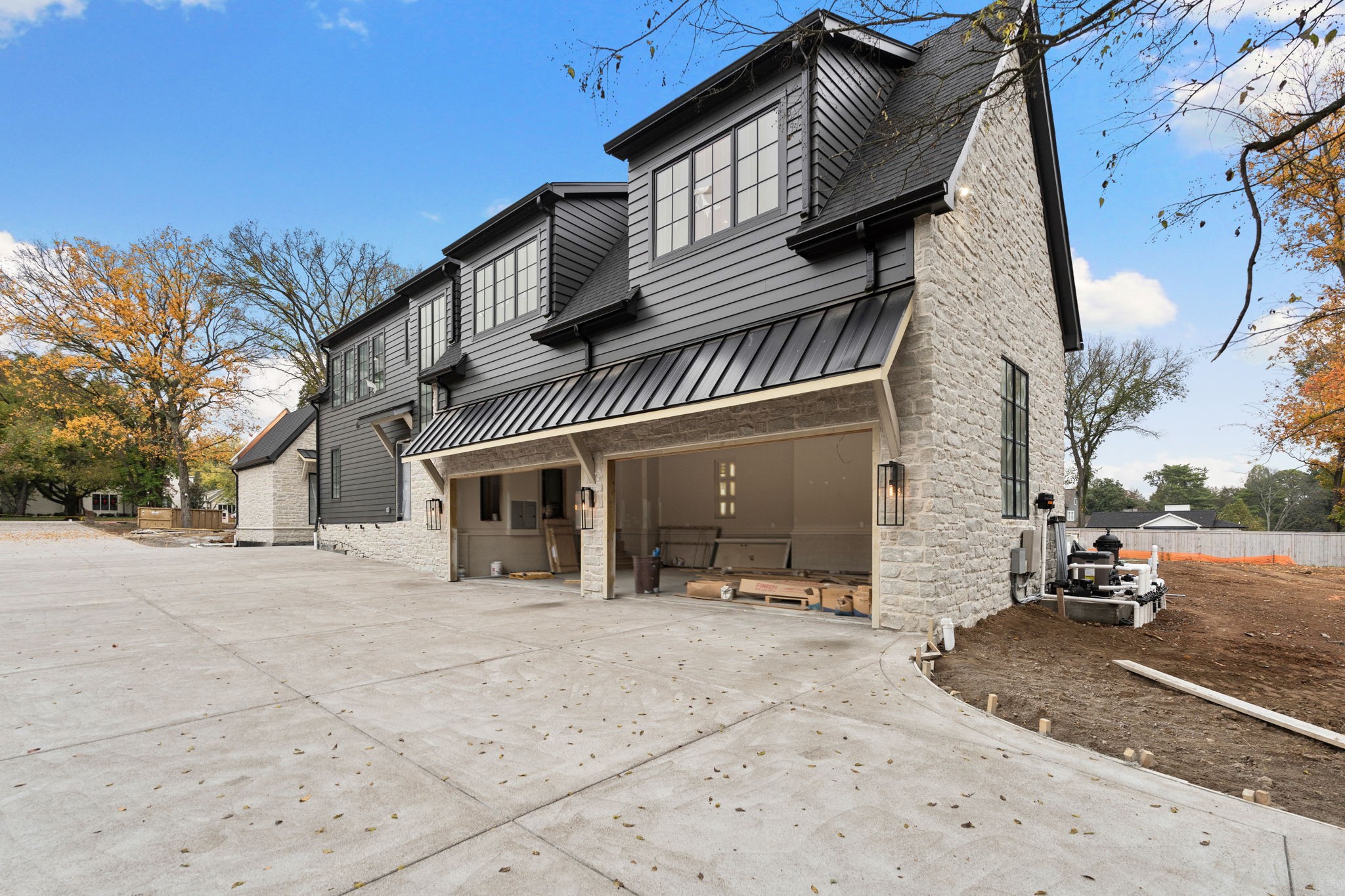 4038 Crestridge Dr