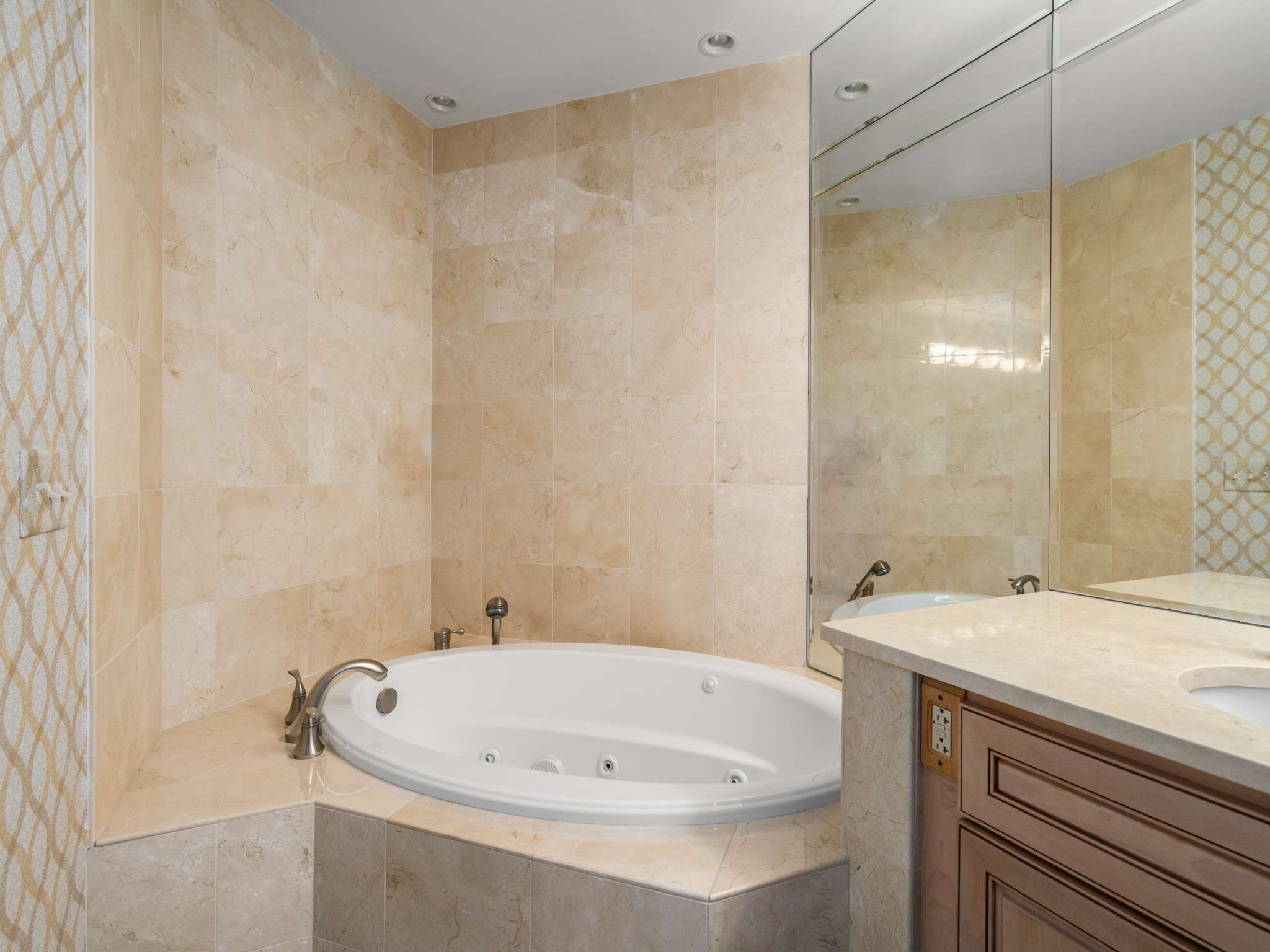 110 31st Ave, N Unit: 701