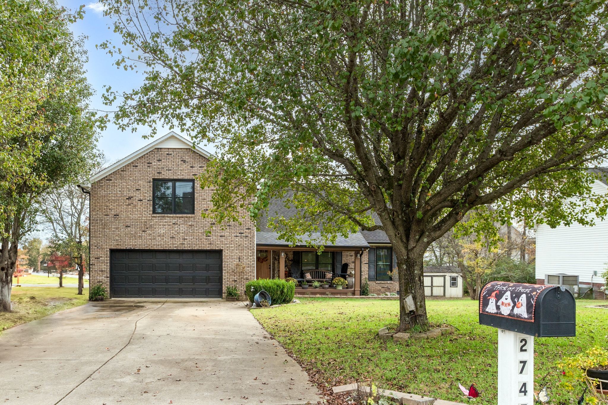 2745 Mollys Ct