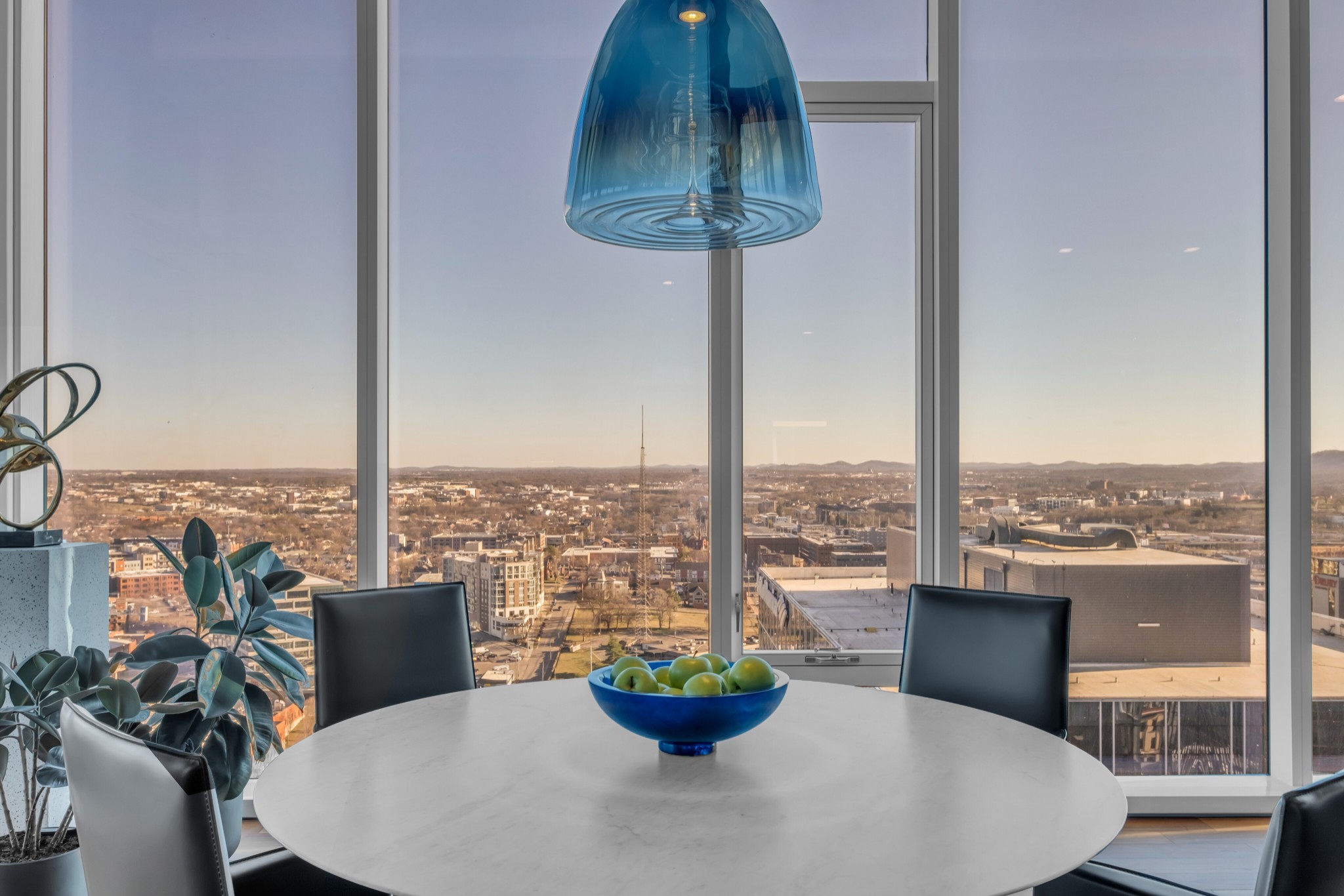 160 2nd Ave, S Unit: 2704
