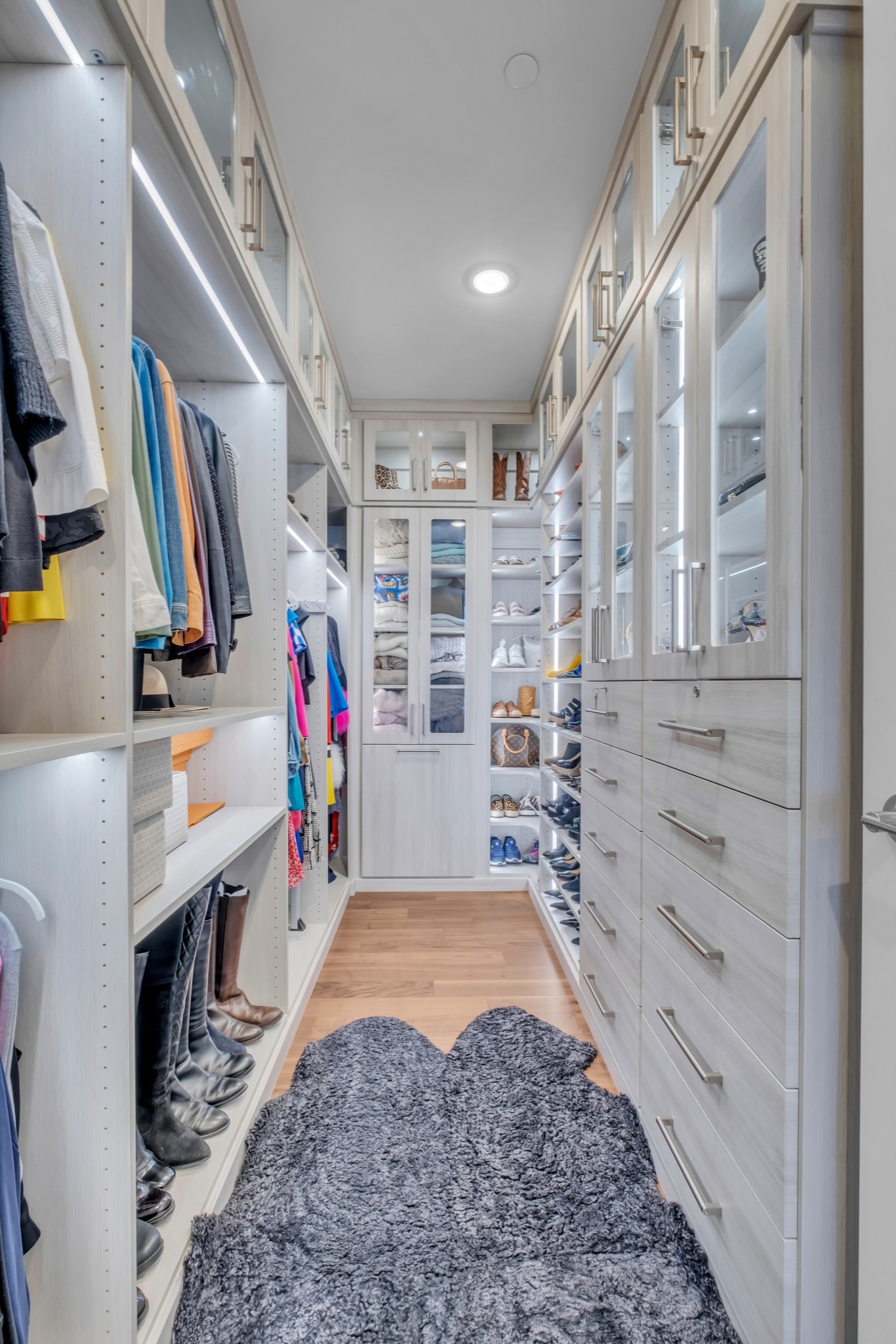 160 2nd Ave, S Unit: 2704