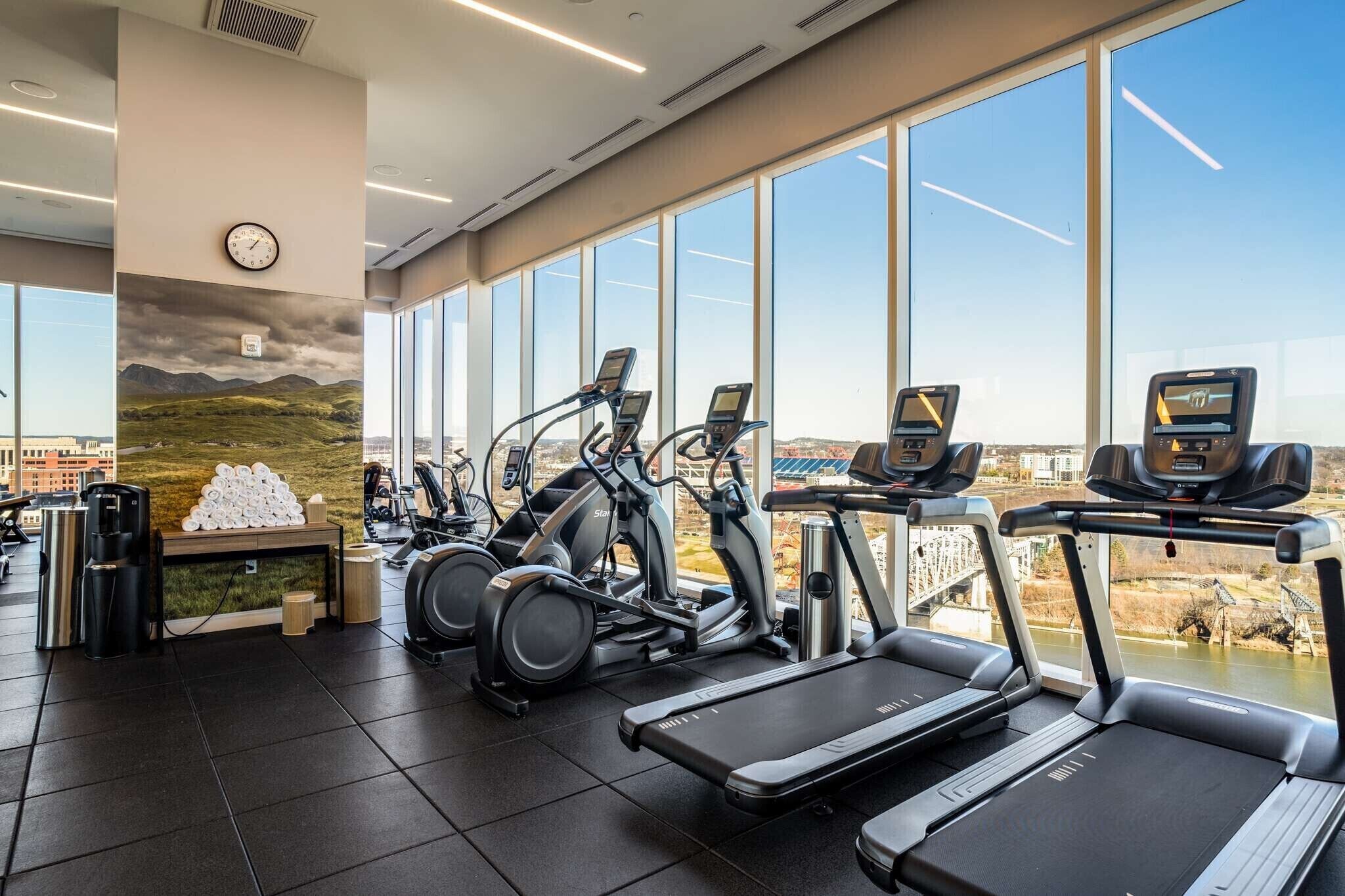 160 2nd Ave, S Unit: 2704