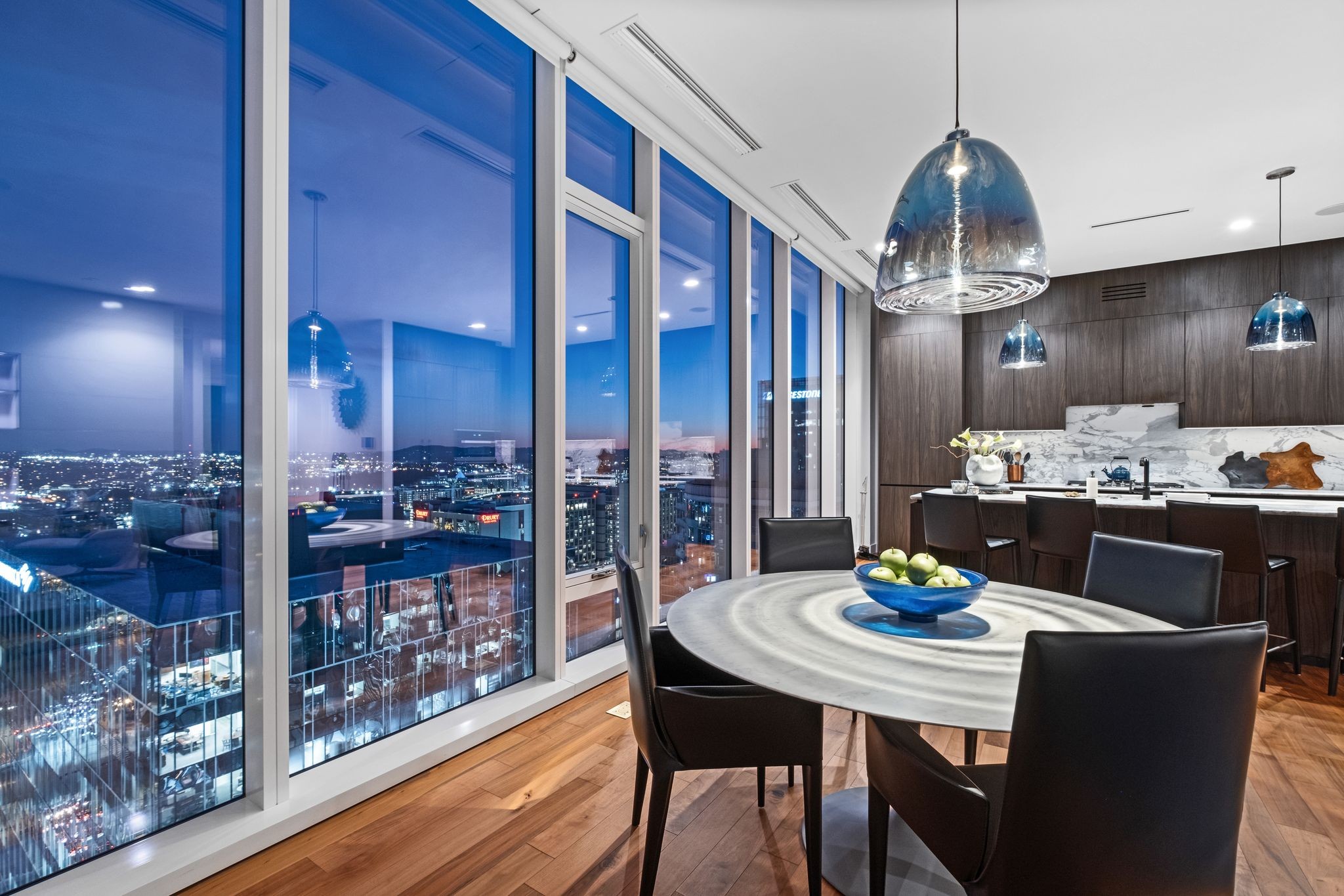 160 2nd Ave, S Unit: 2704