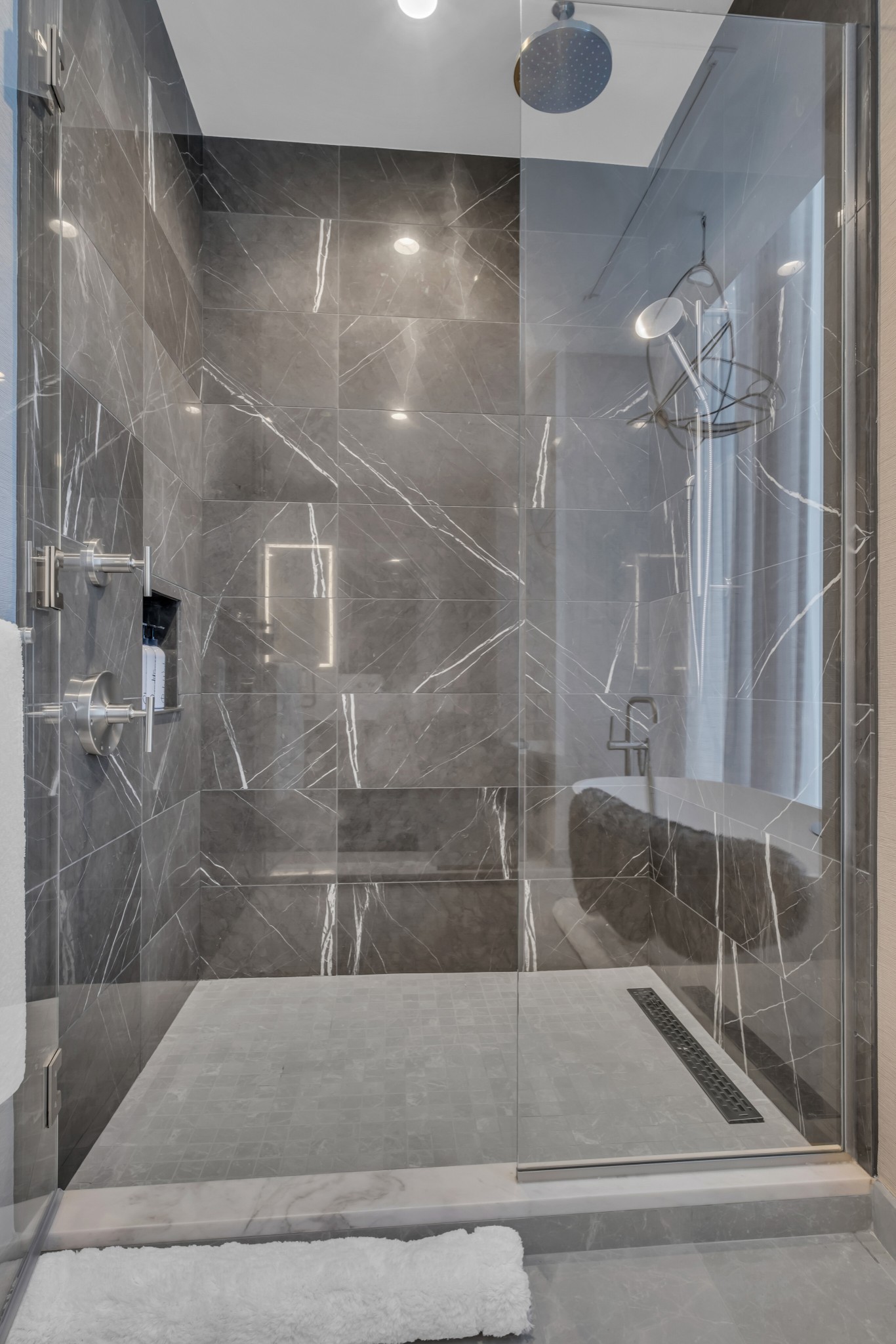 160 2nd Ave, S Unit: 2704