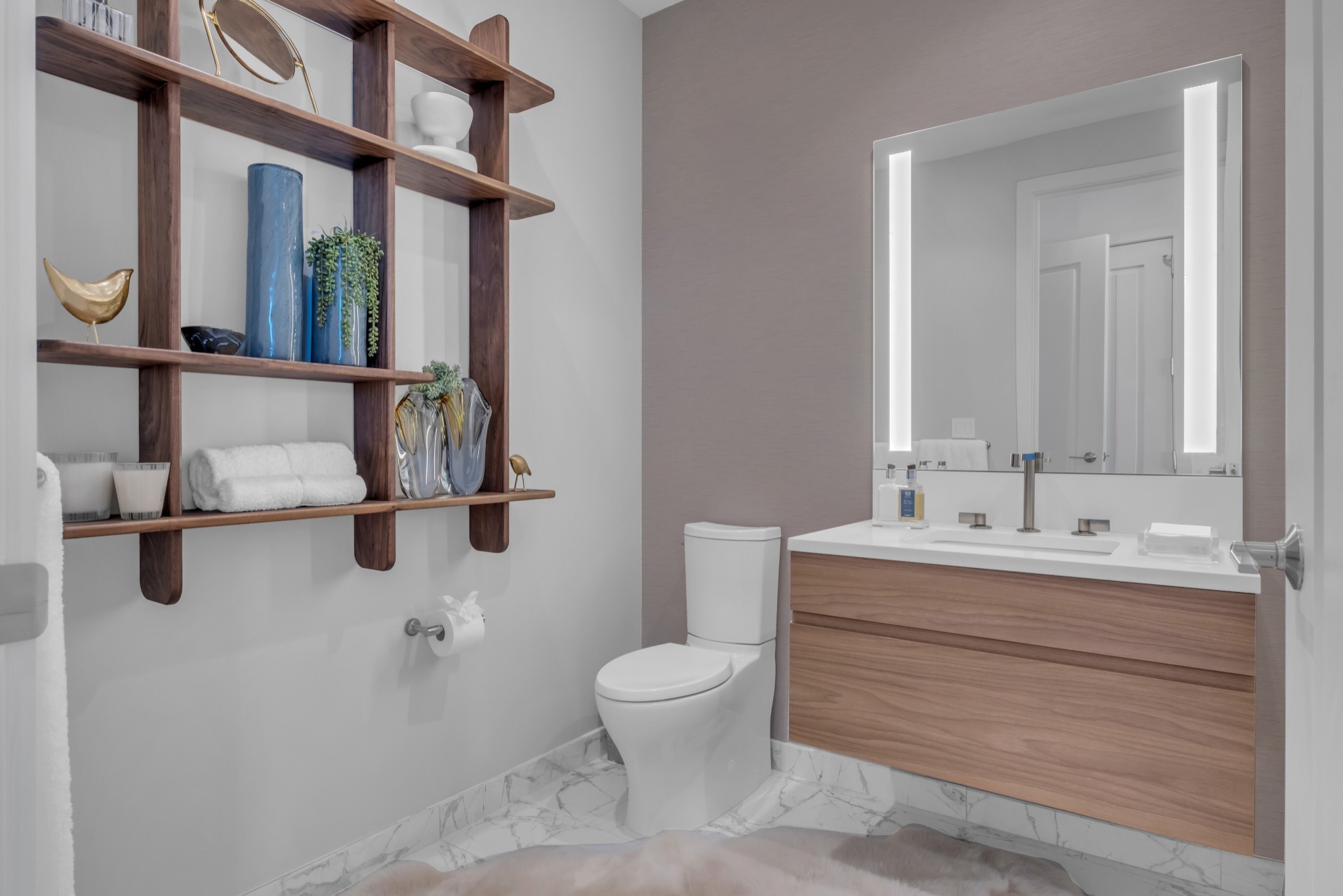 160 2nd Ave, S Unit: 2704