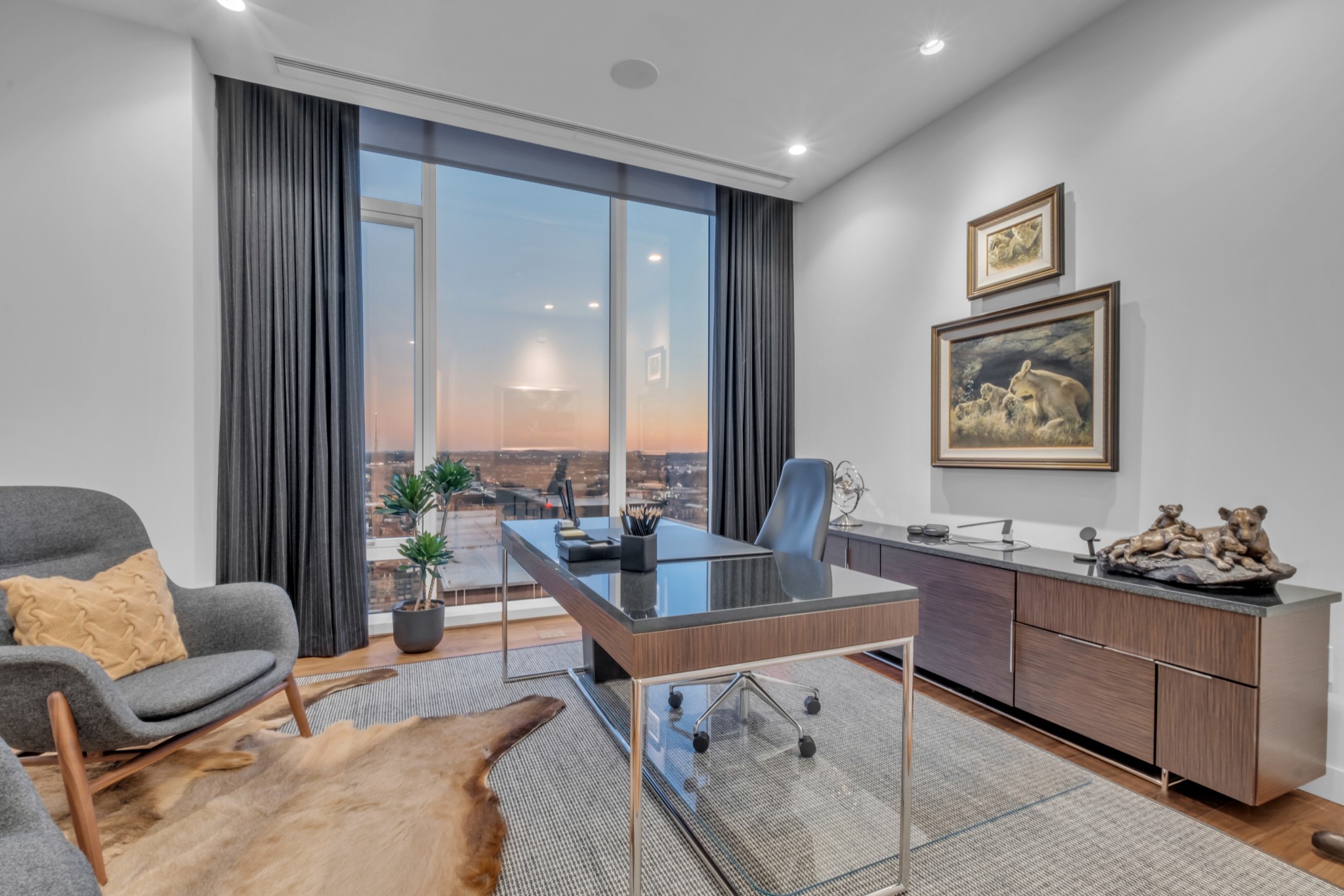 160 2nd Ave, S Unit: 2704