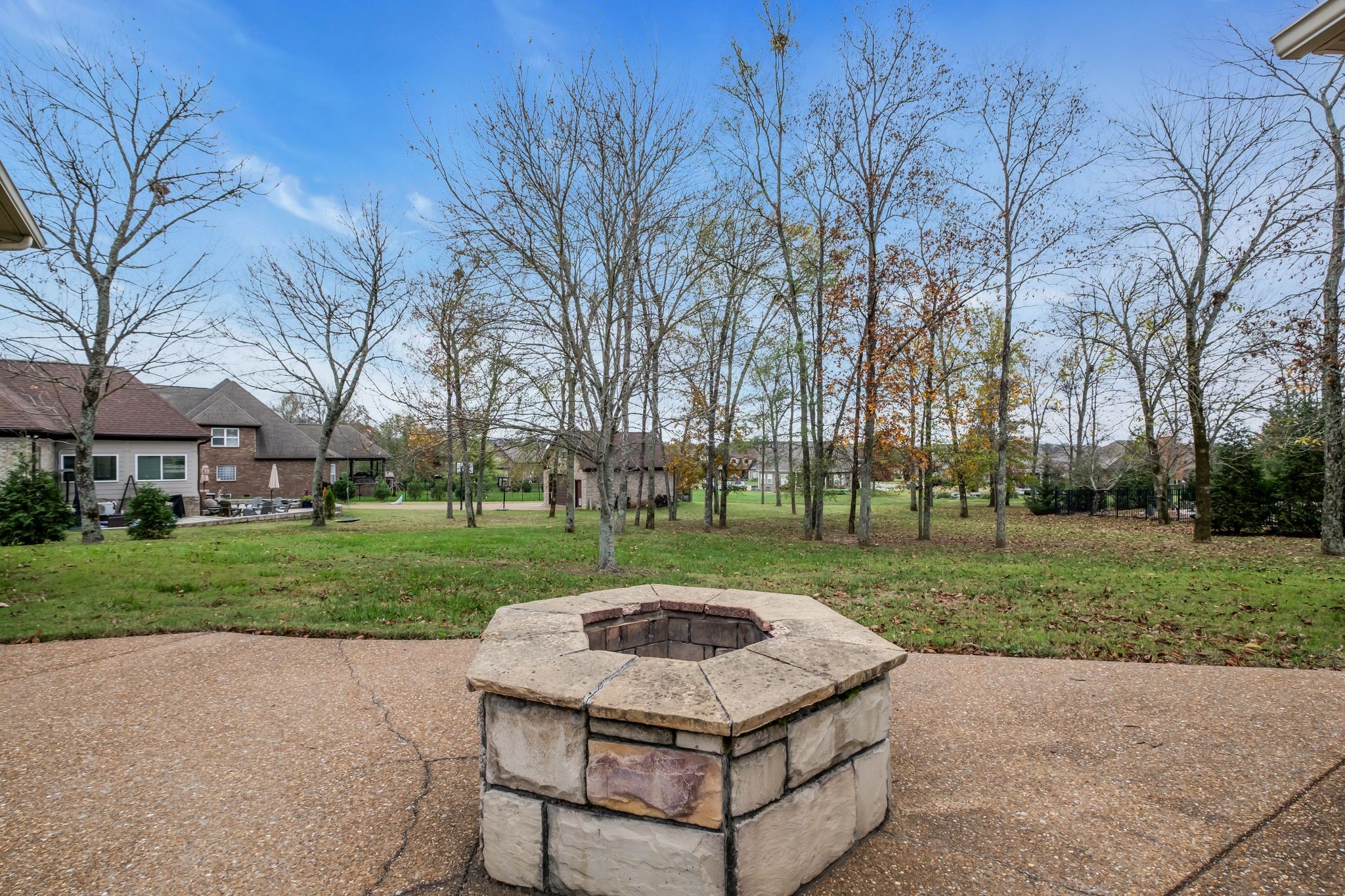 821 Harrisburg Ln