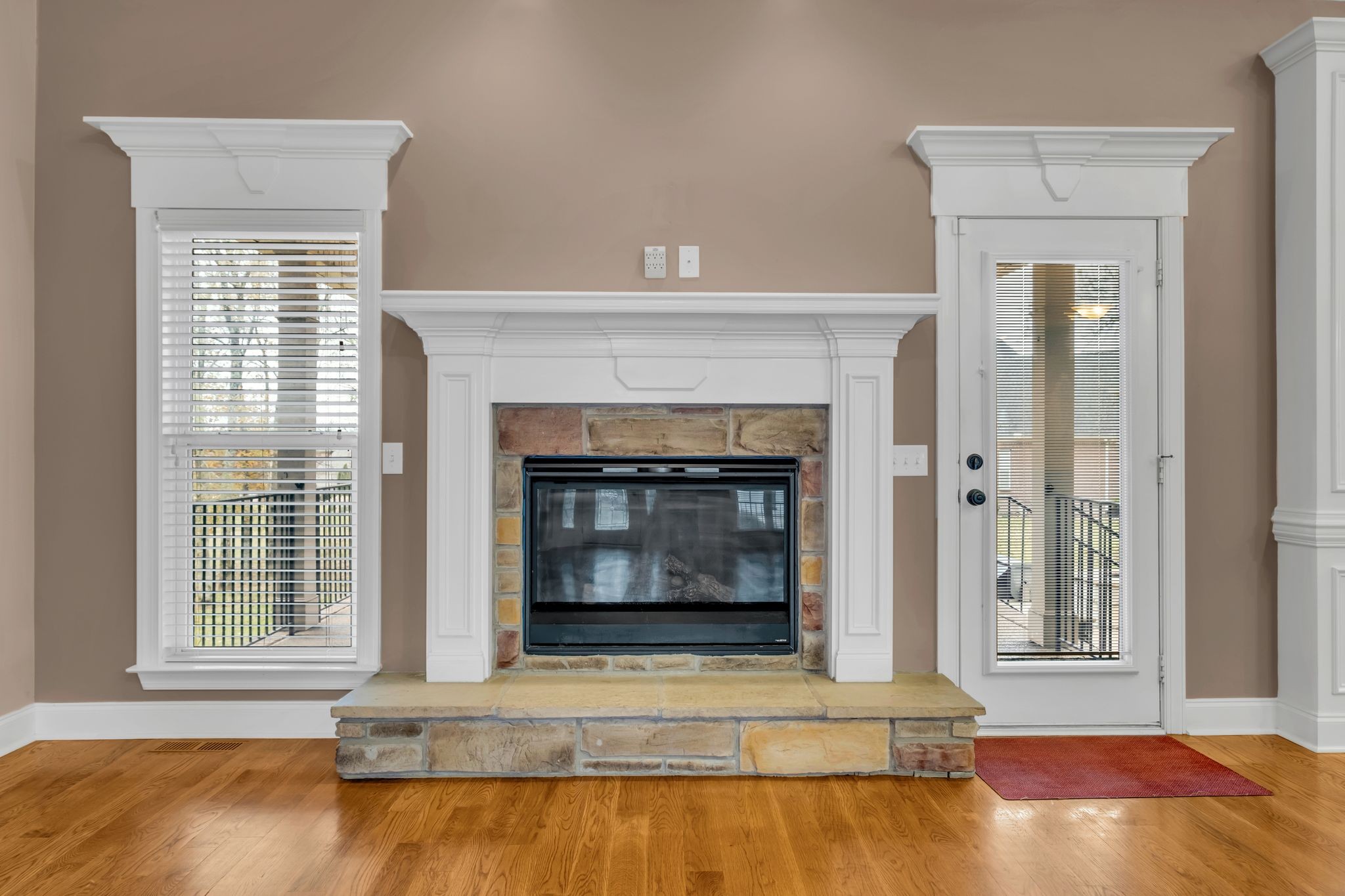 821 Harrisburg Ln
