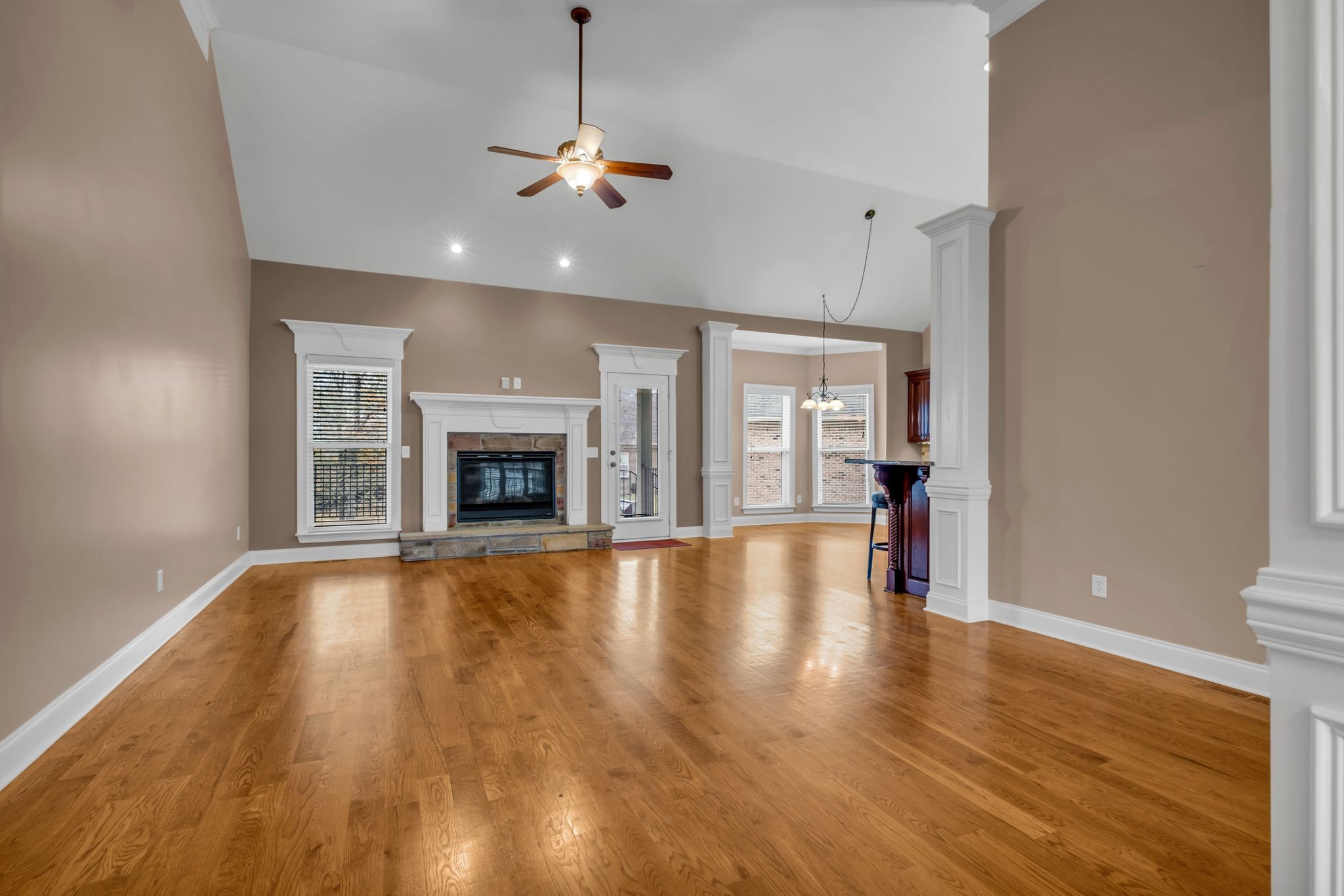 821 Harrisburg Ln