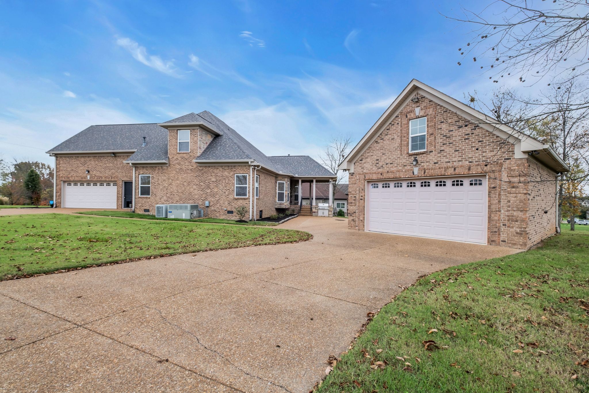 821 Harrisburg Ln