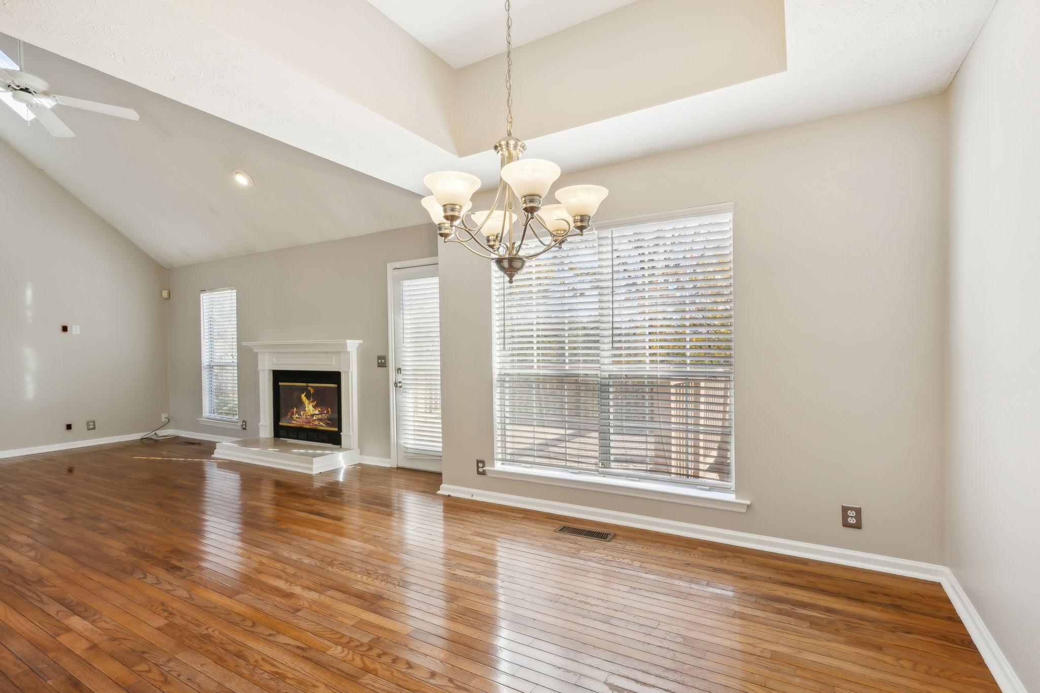 104 Woodfield Ct