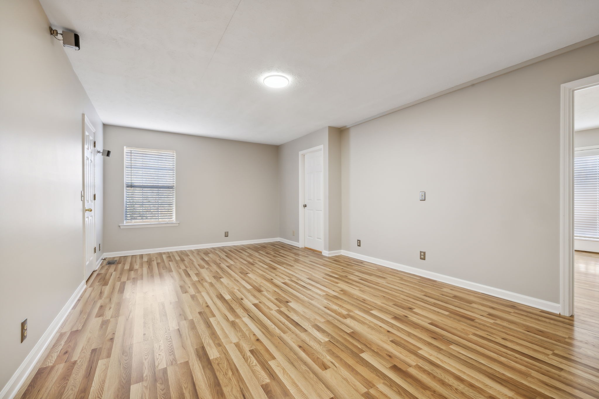 104 Woodfield Ct