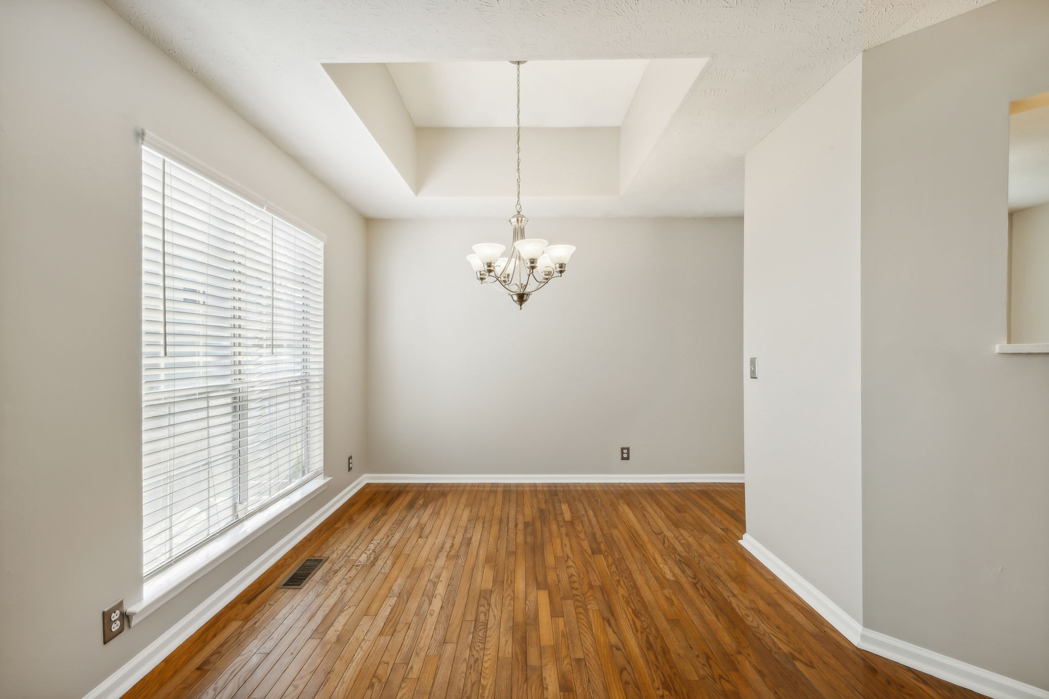 104 Woodfield Ct