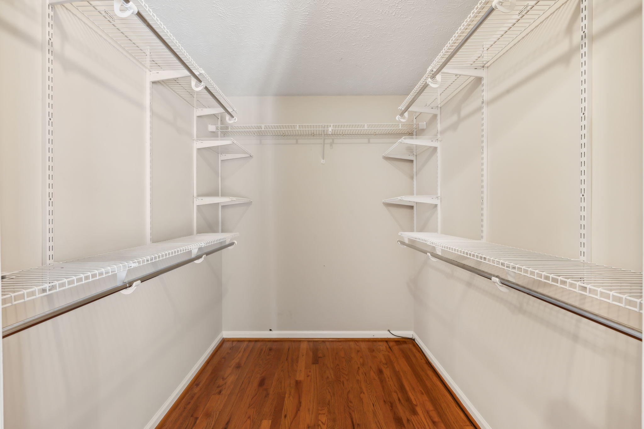 104 Woodfield Ct