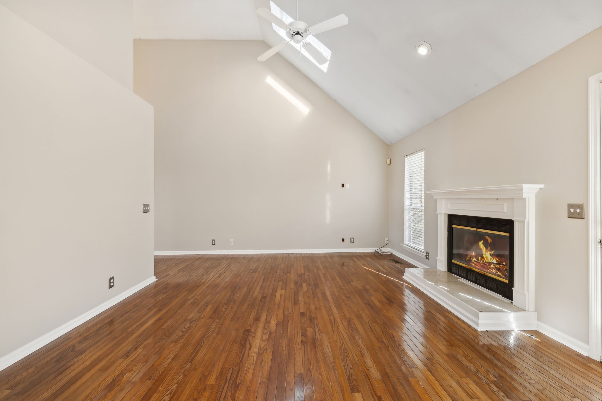 104 Woodfield Ct