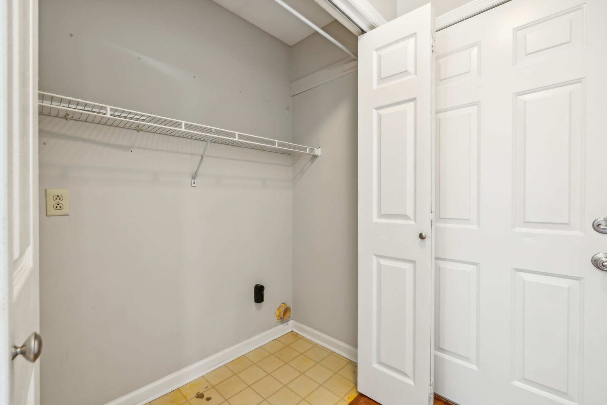 104 Woodfield Ct