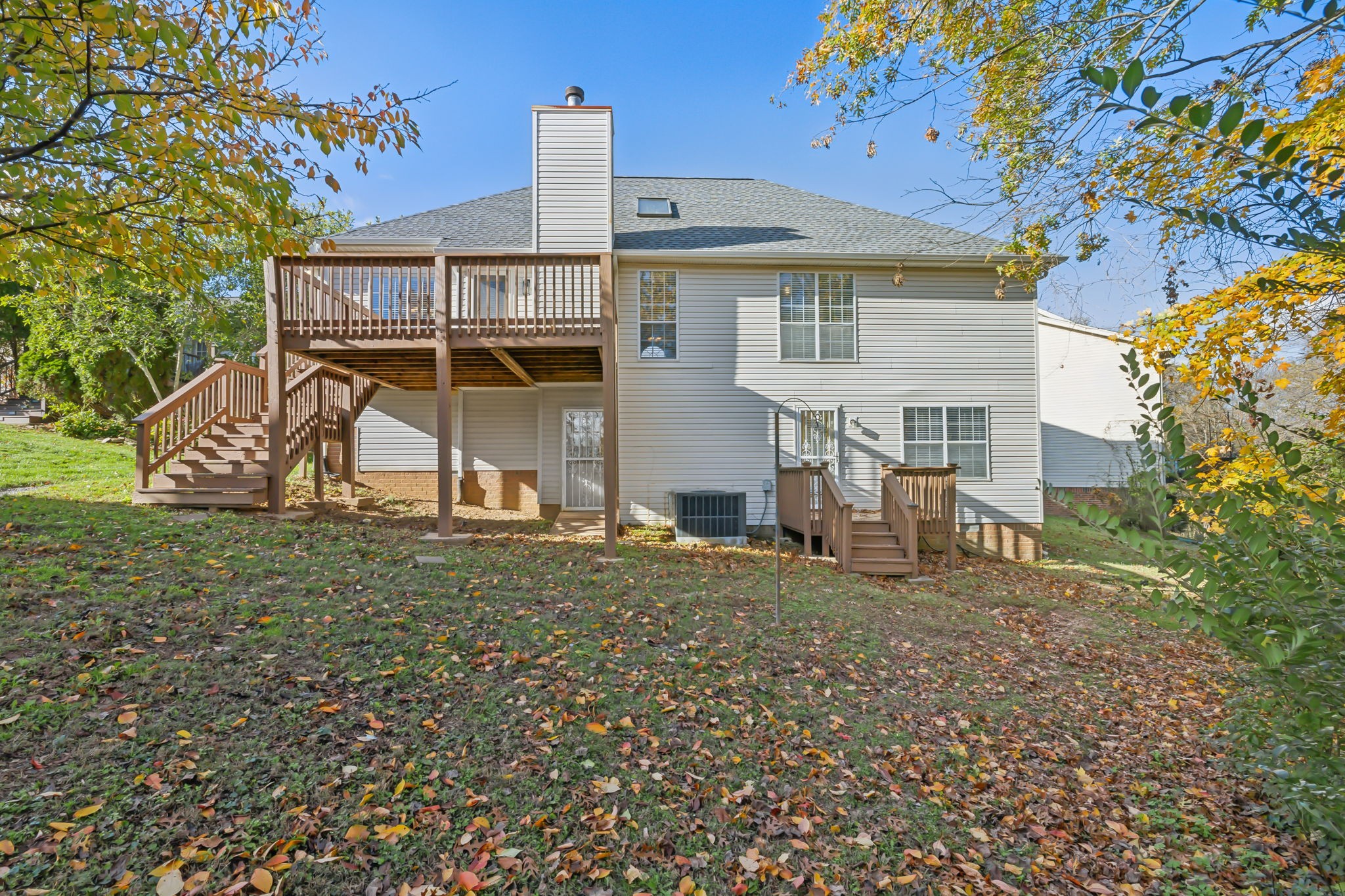 104 Woodfield Ct