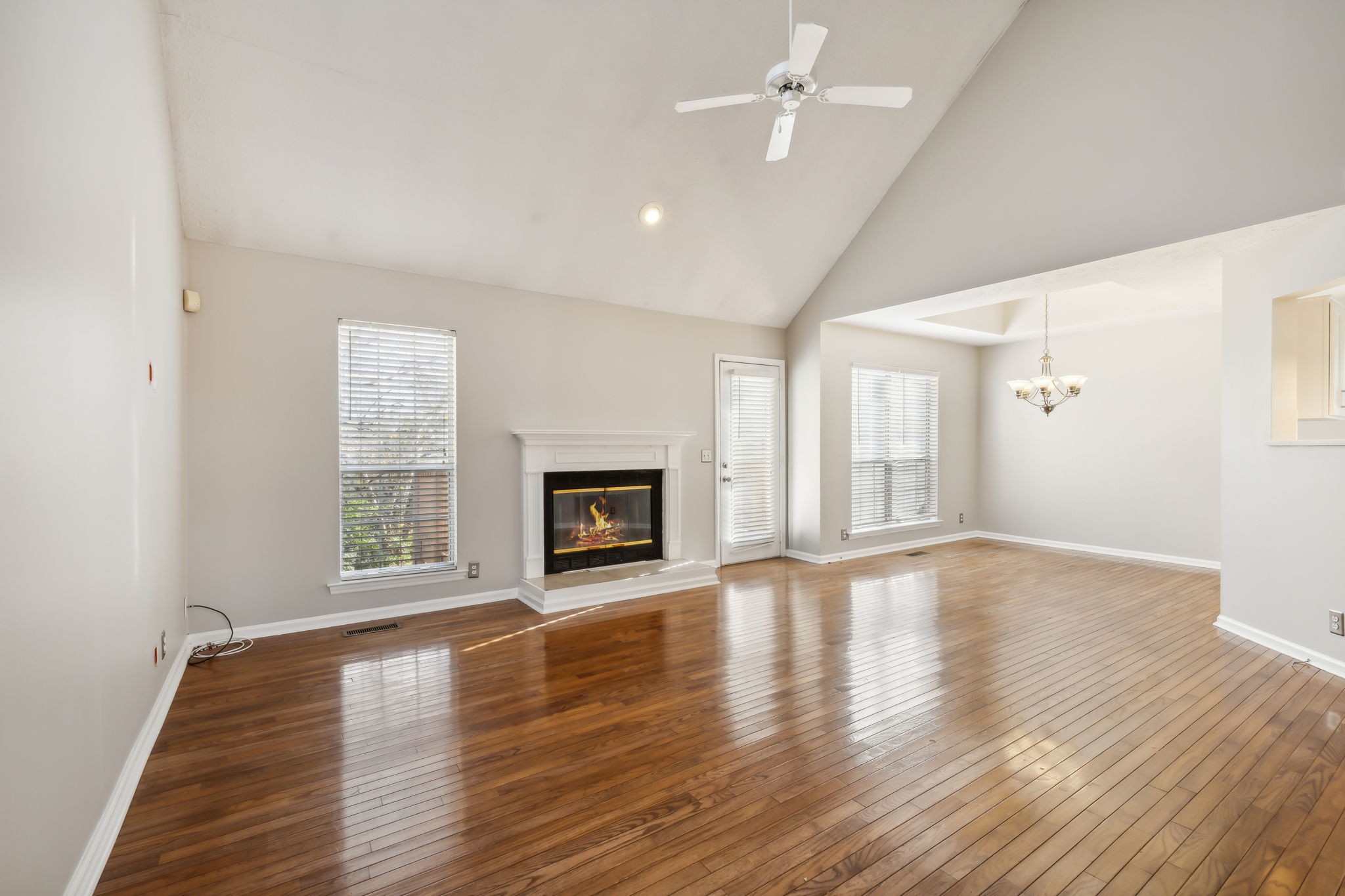 104 Woodfield Ct