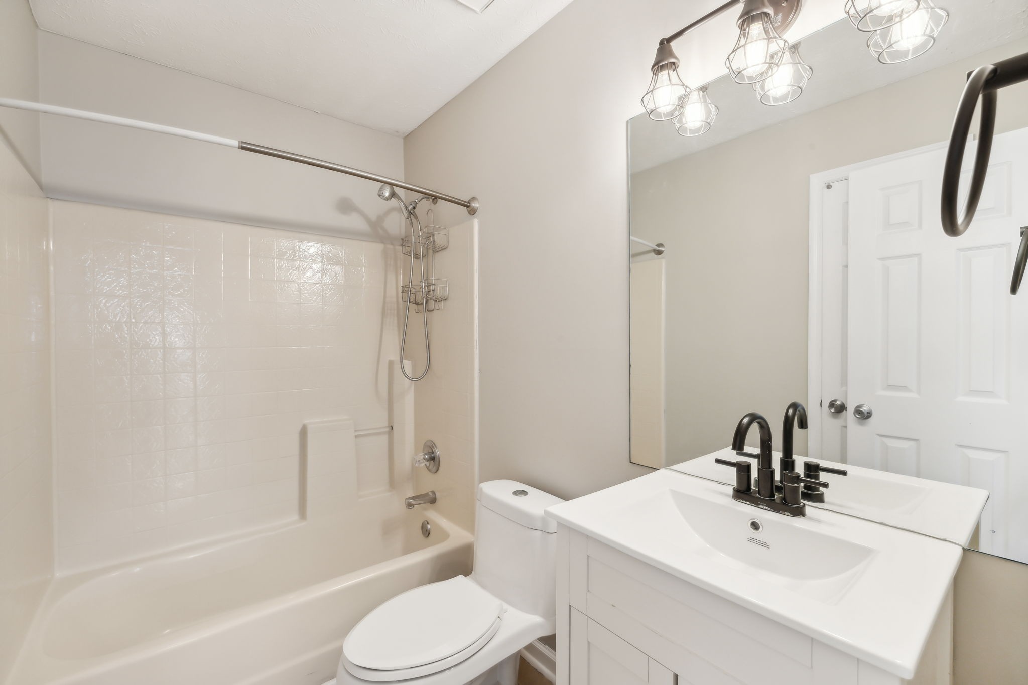104 Woodfield Ct