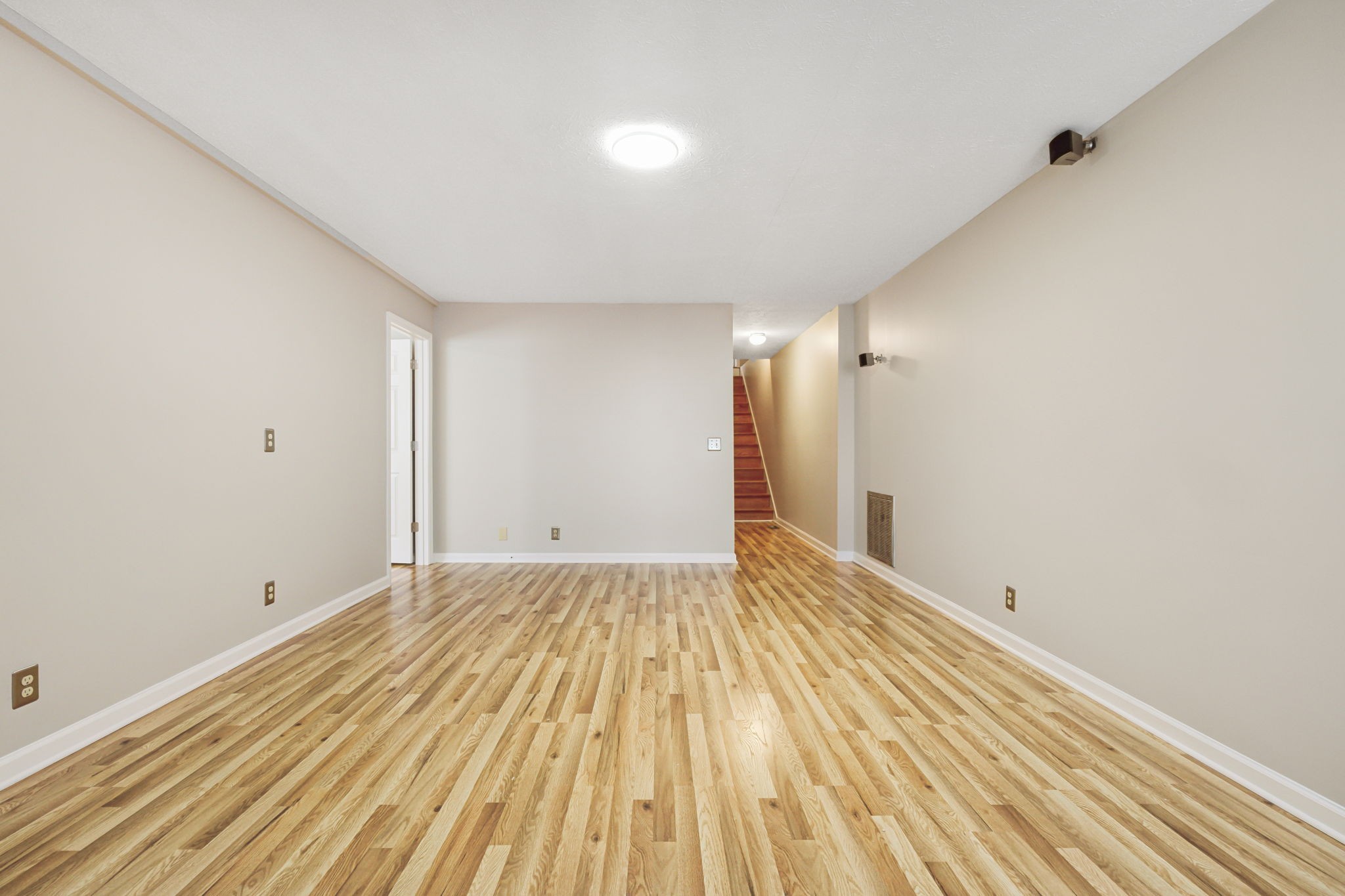 104 Woodfield Ct
