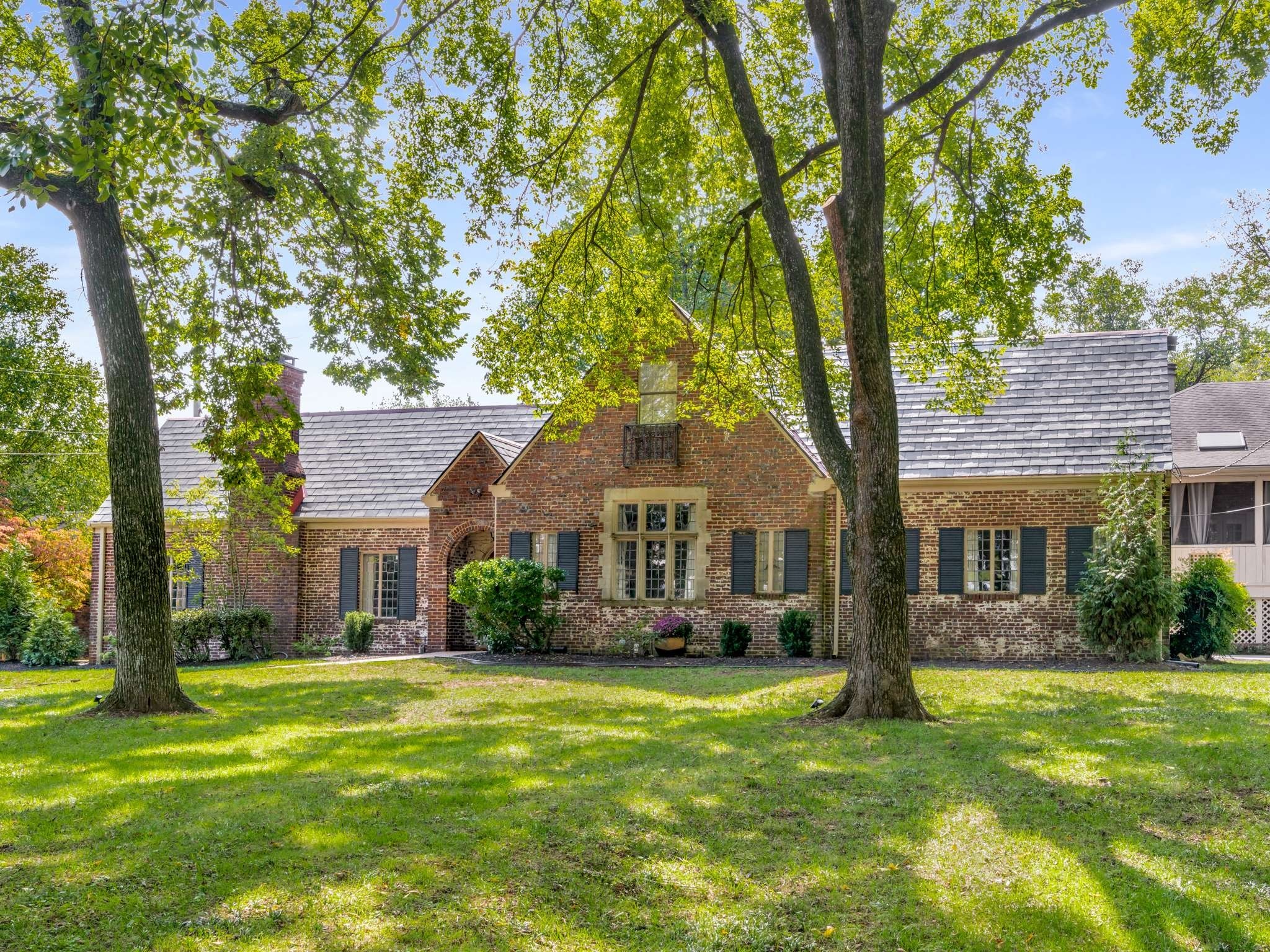 501 Brighton Pl