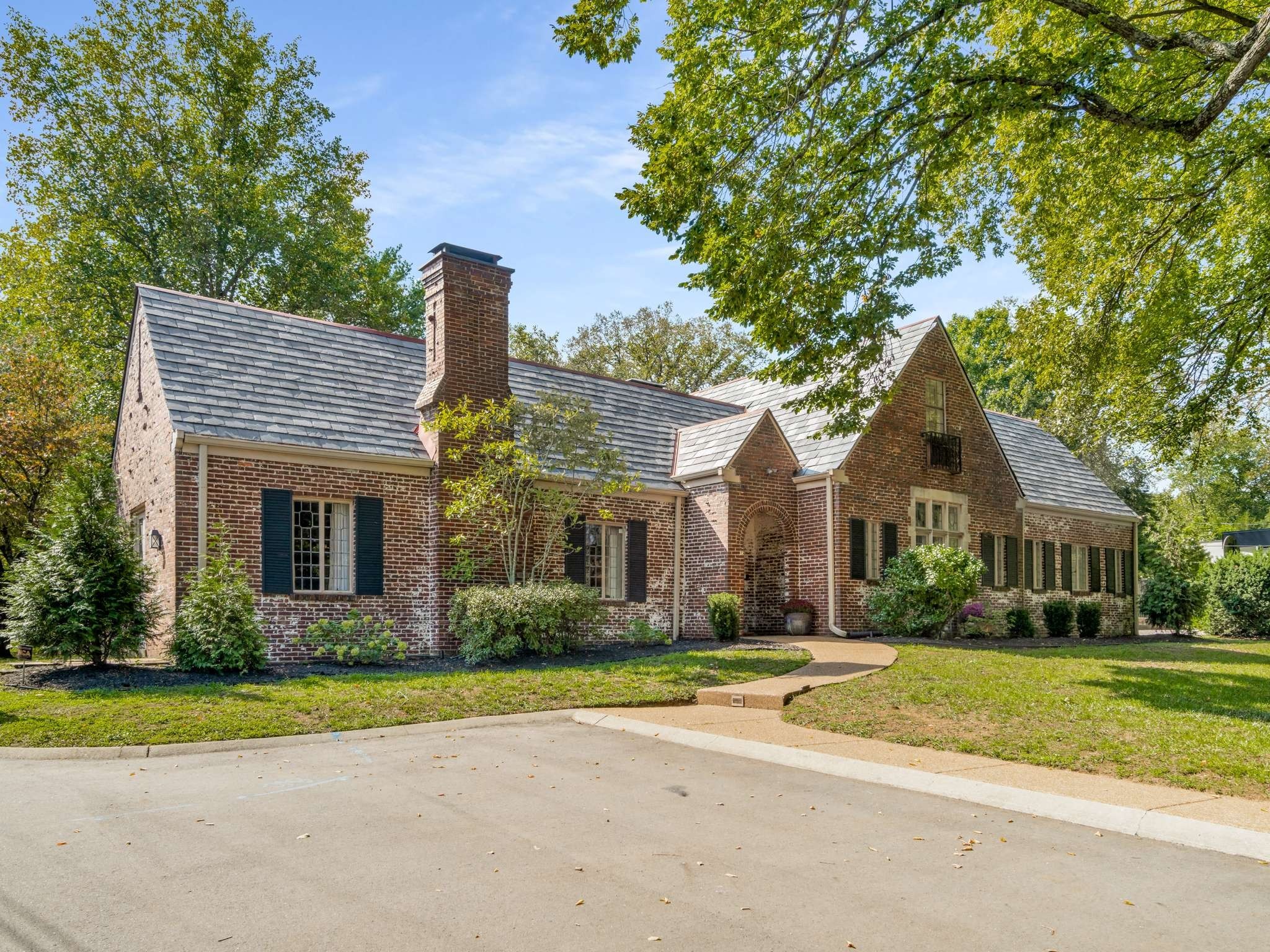 501 Brighton Pl