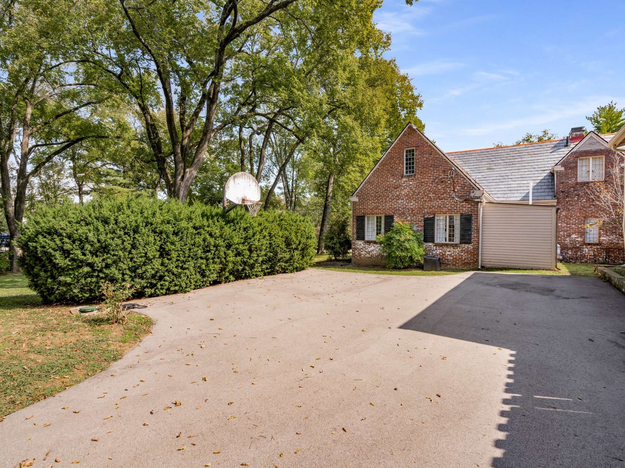 501 Brighton Pl