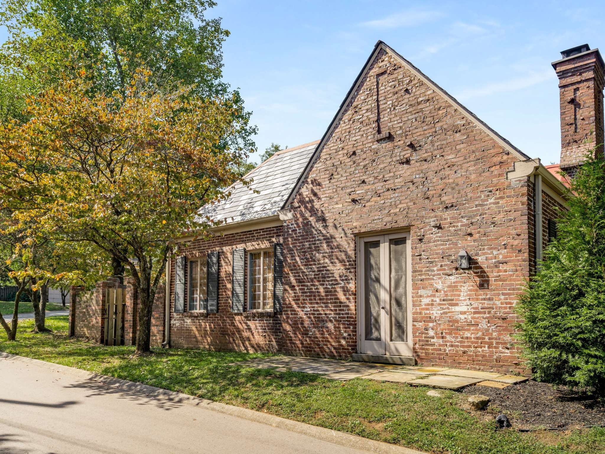501 Brighton Pl