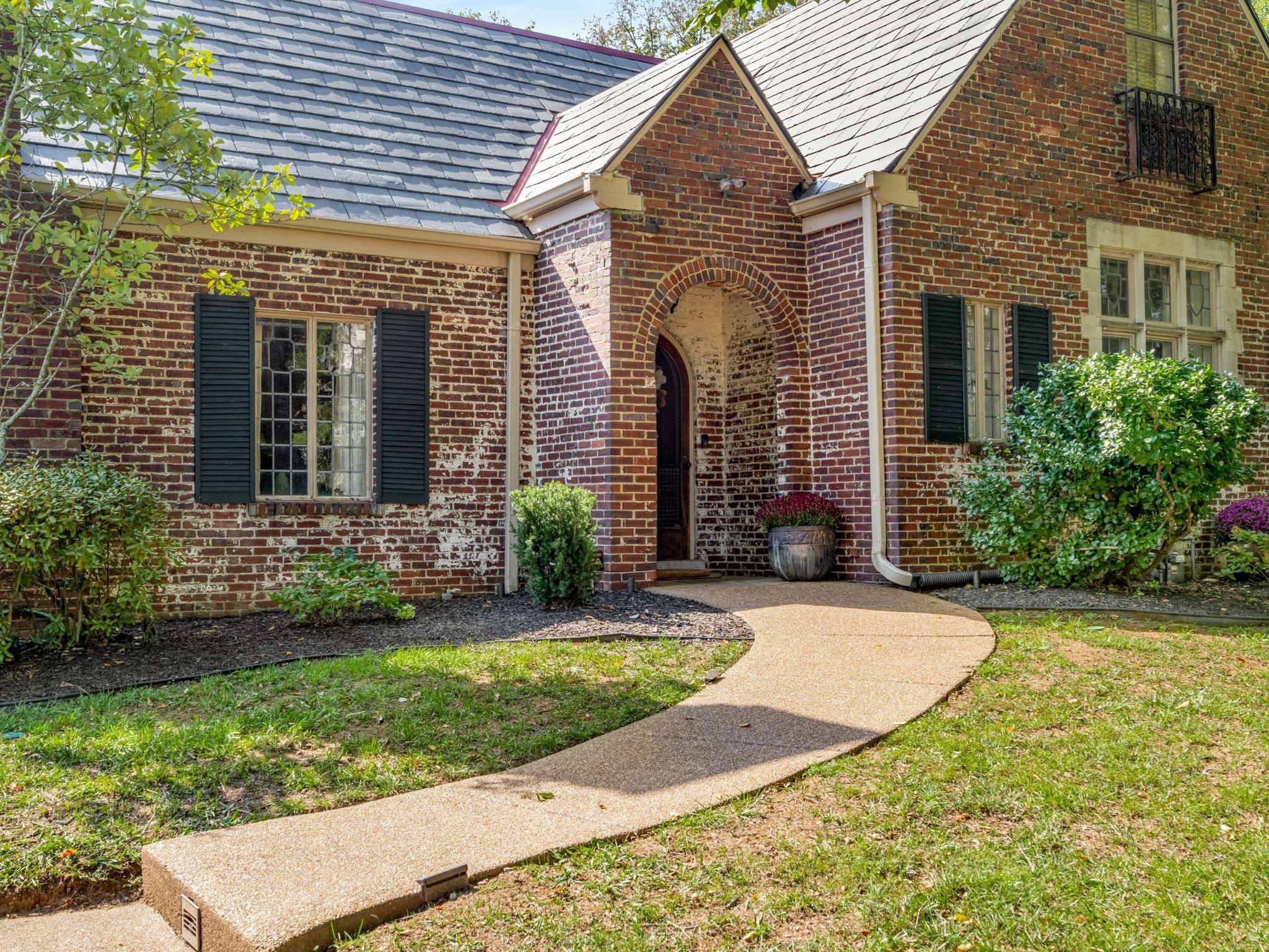 501 Brighton Pl