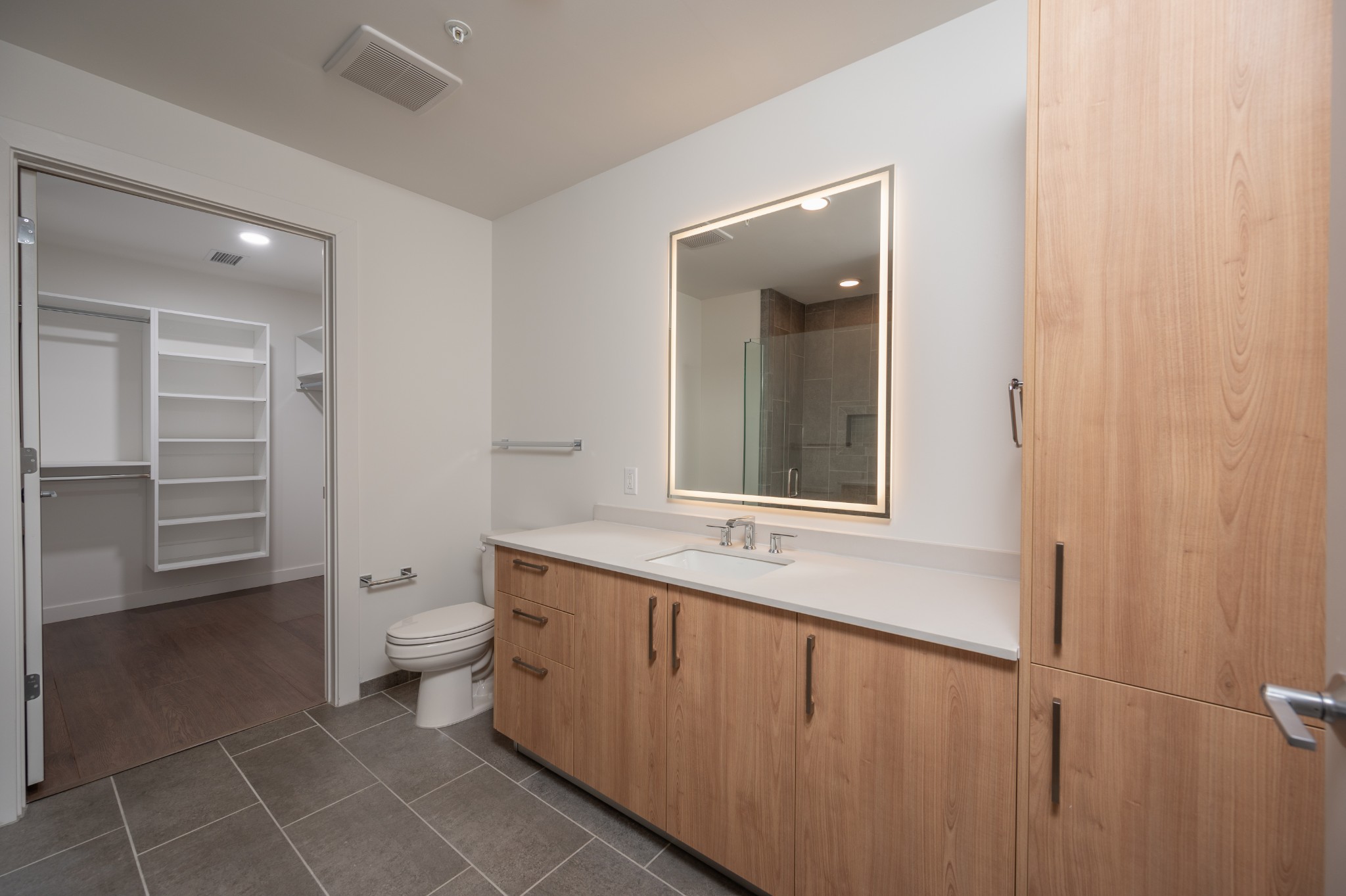 1212 Demonbreun St Unit: 2214