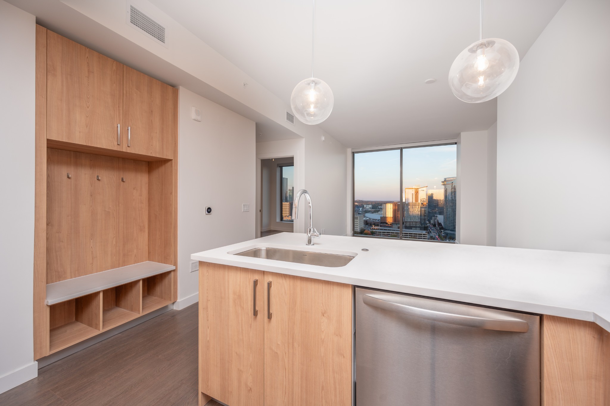 1212 Demonbreun St Unit: 2214