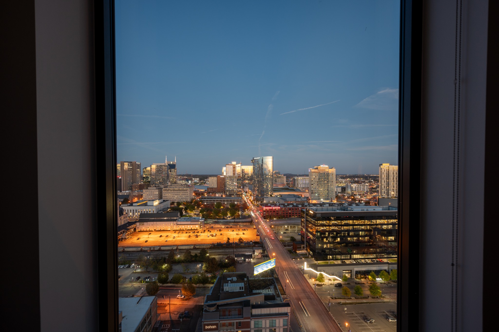 1212 Demonbreun St Unit: 2214
