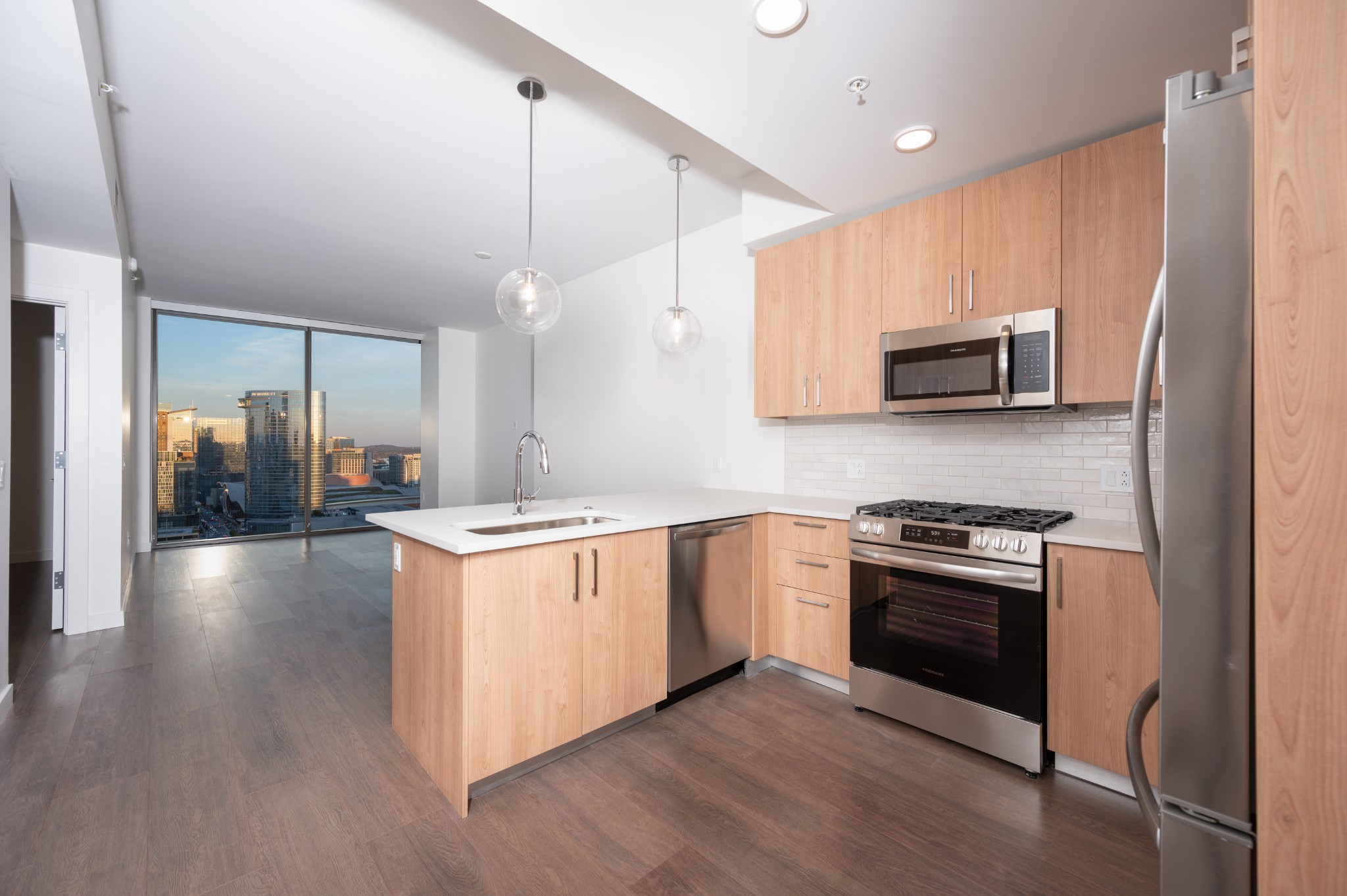 1212 Demonbreun St Unit: 2214