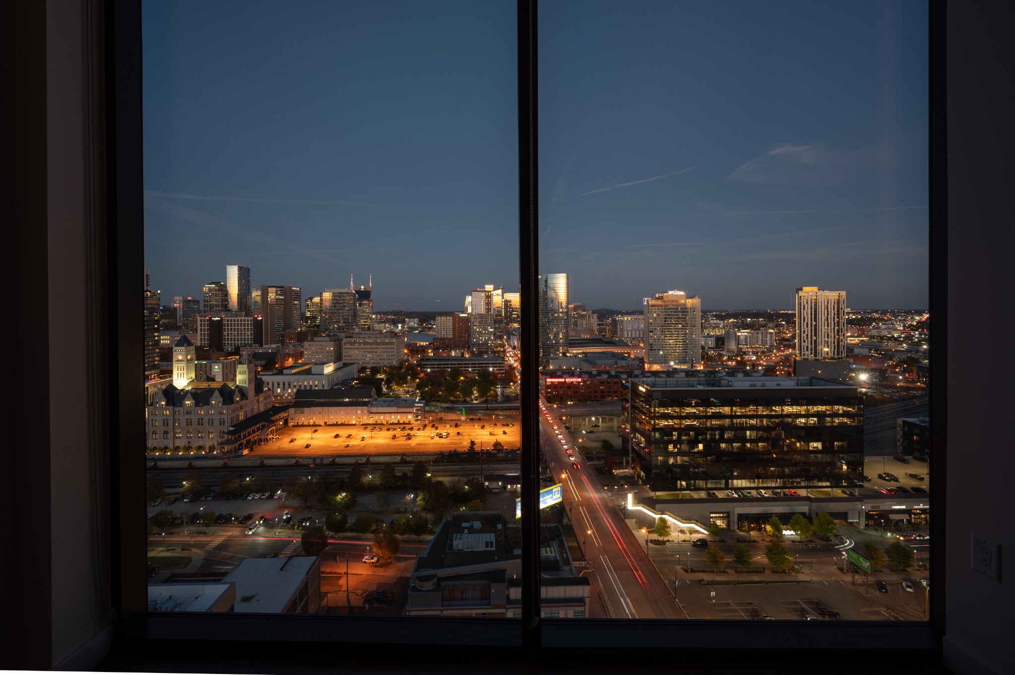 1212 Demonbreun St Unit: 2214