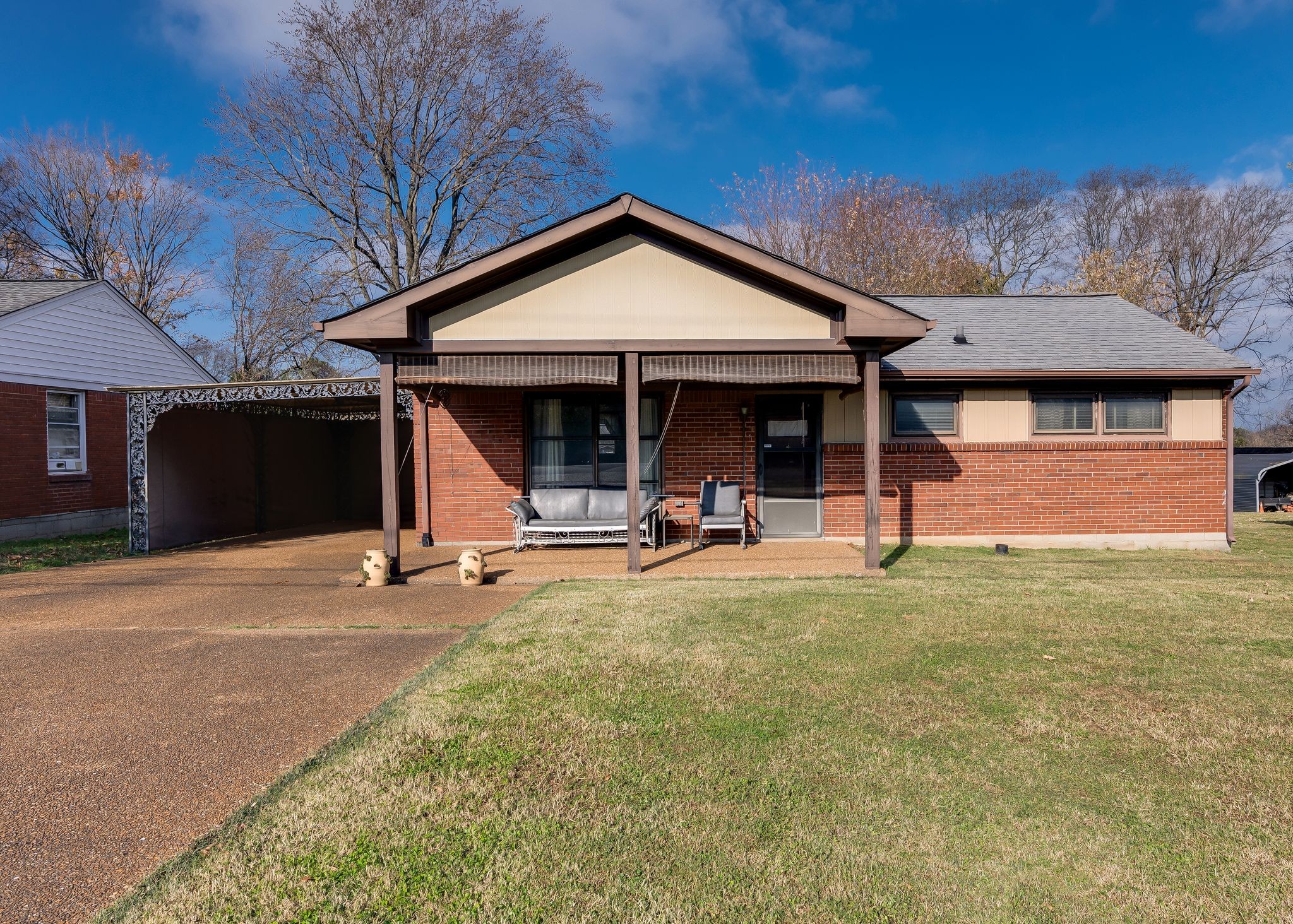 176 Woodson Ln