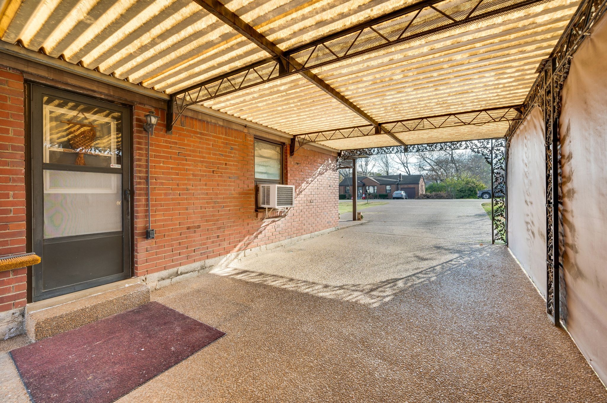 176 Woodson Ln