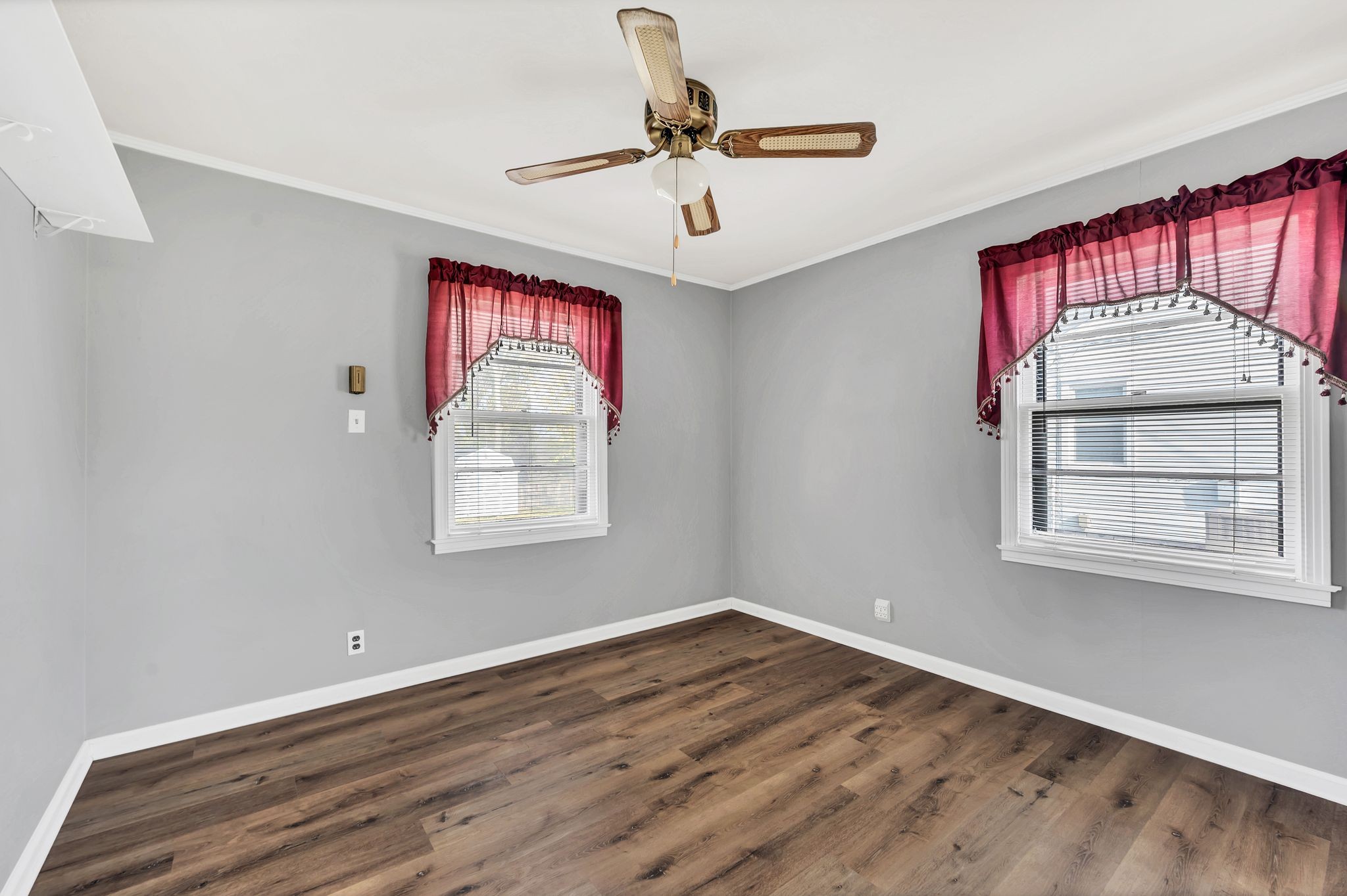 176 Woodson Ln