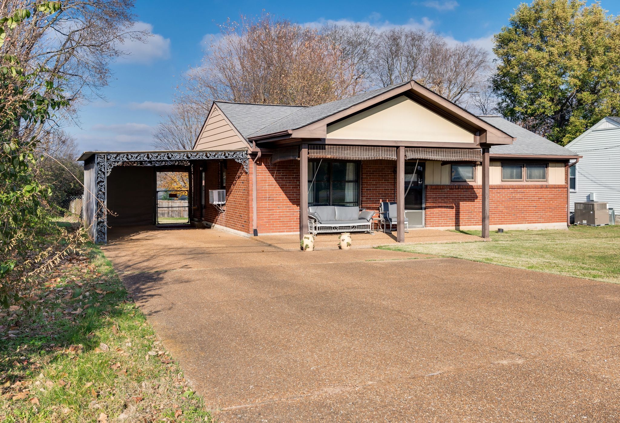 176 Woodson Ln