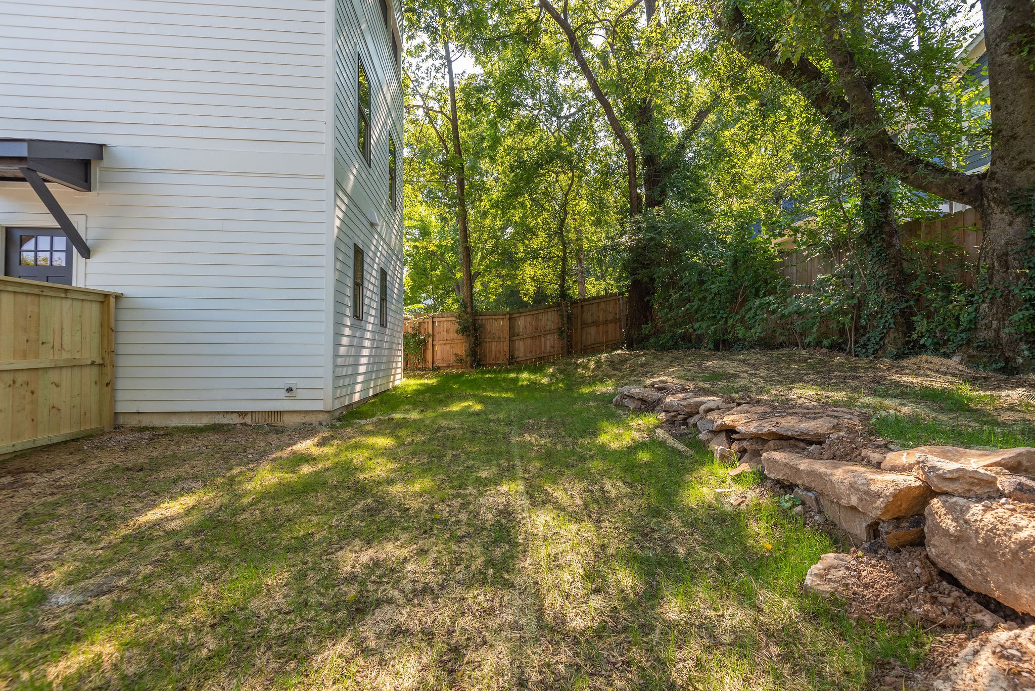 322A Queen Ave