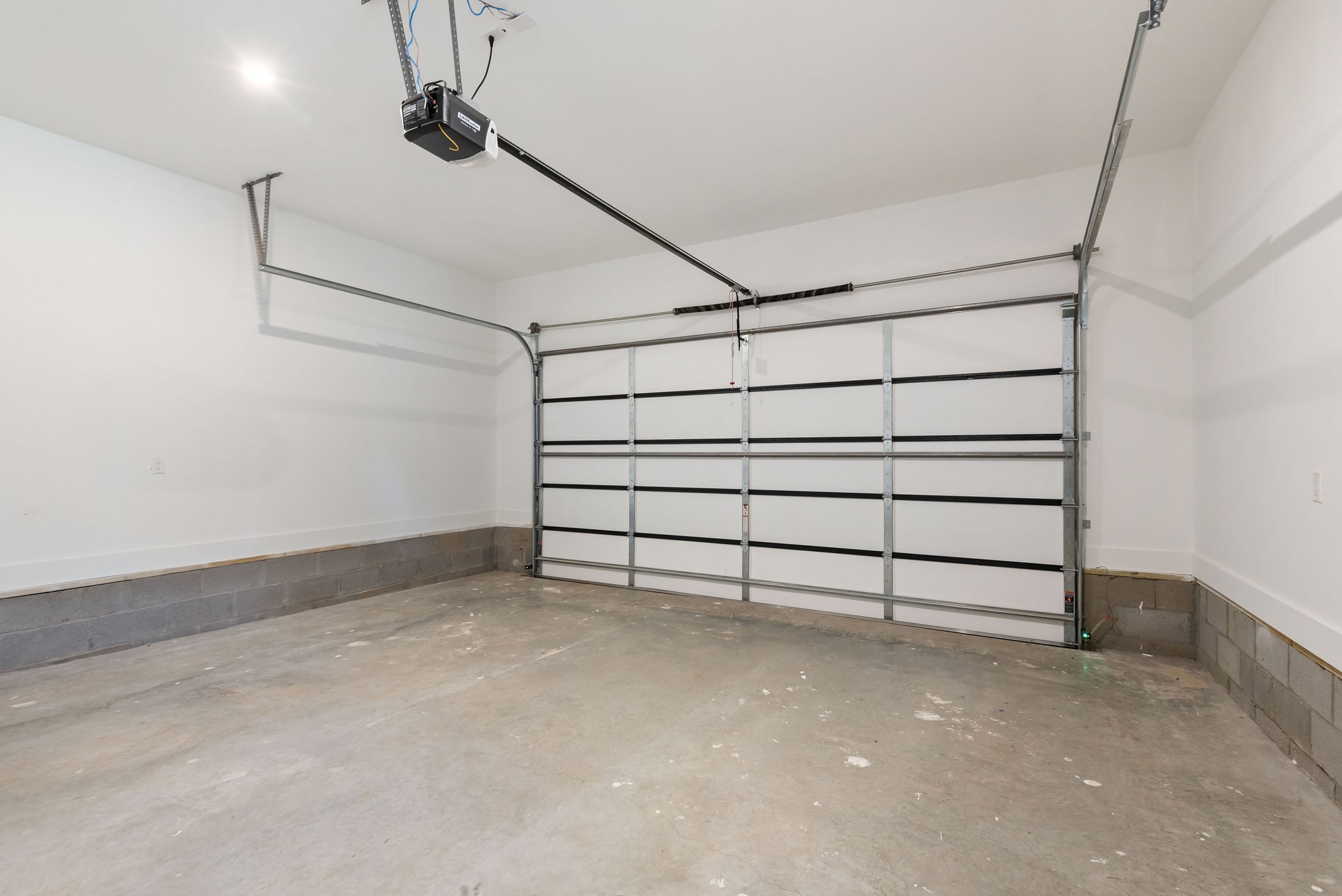 322A Queen Ave