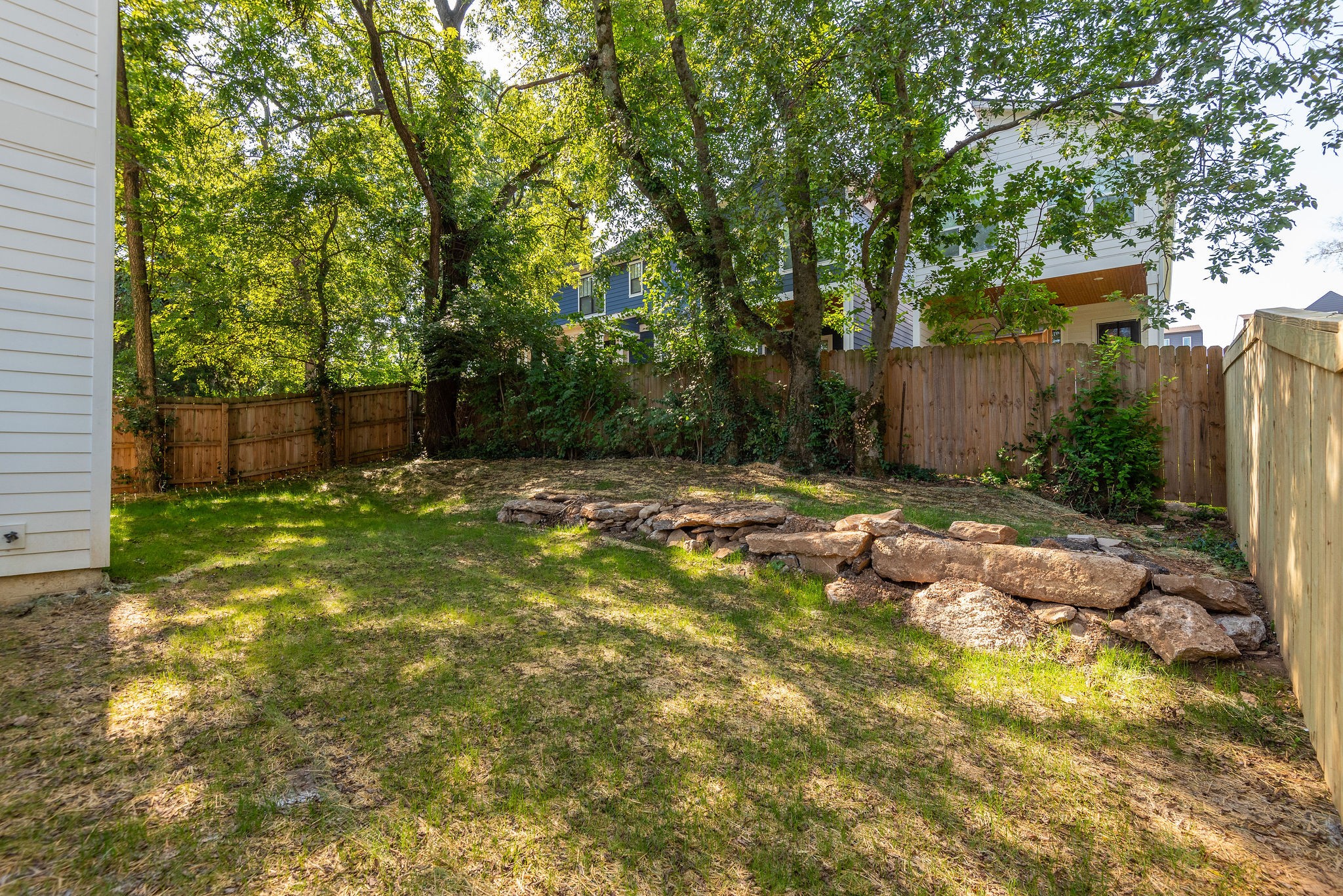 322A Queen Ave